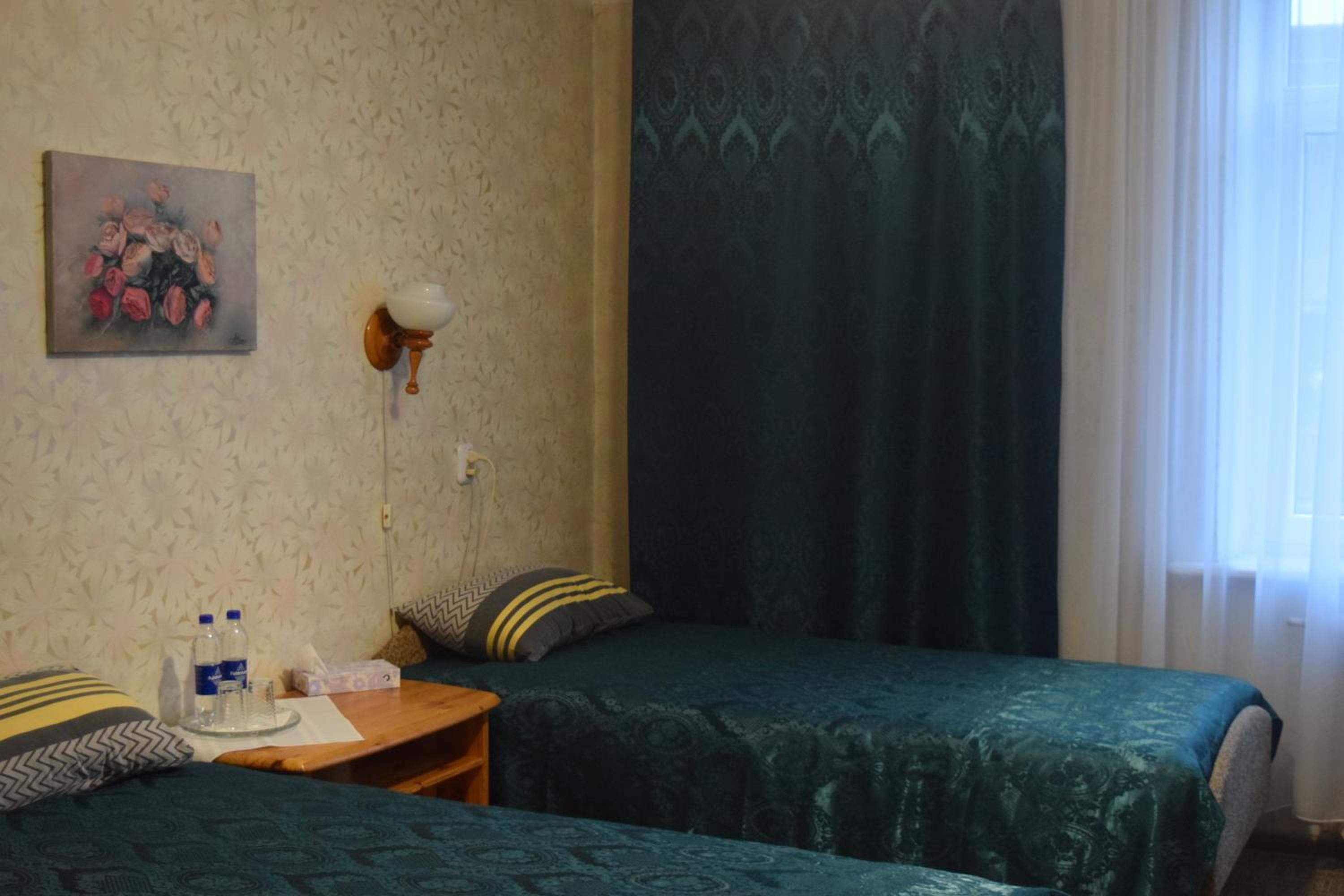 Twin Room - Photo 3
