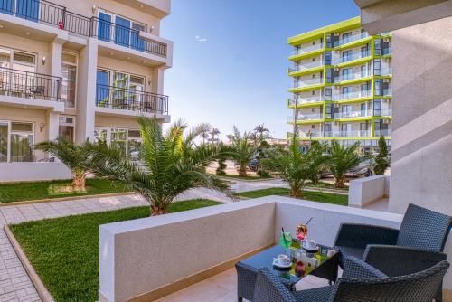 Triple Room with Terrace photo 1