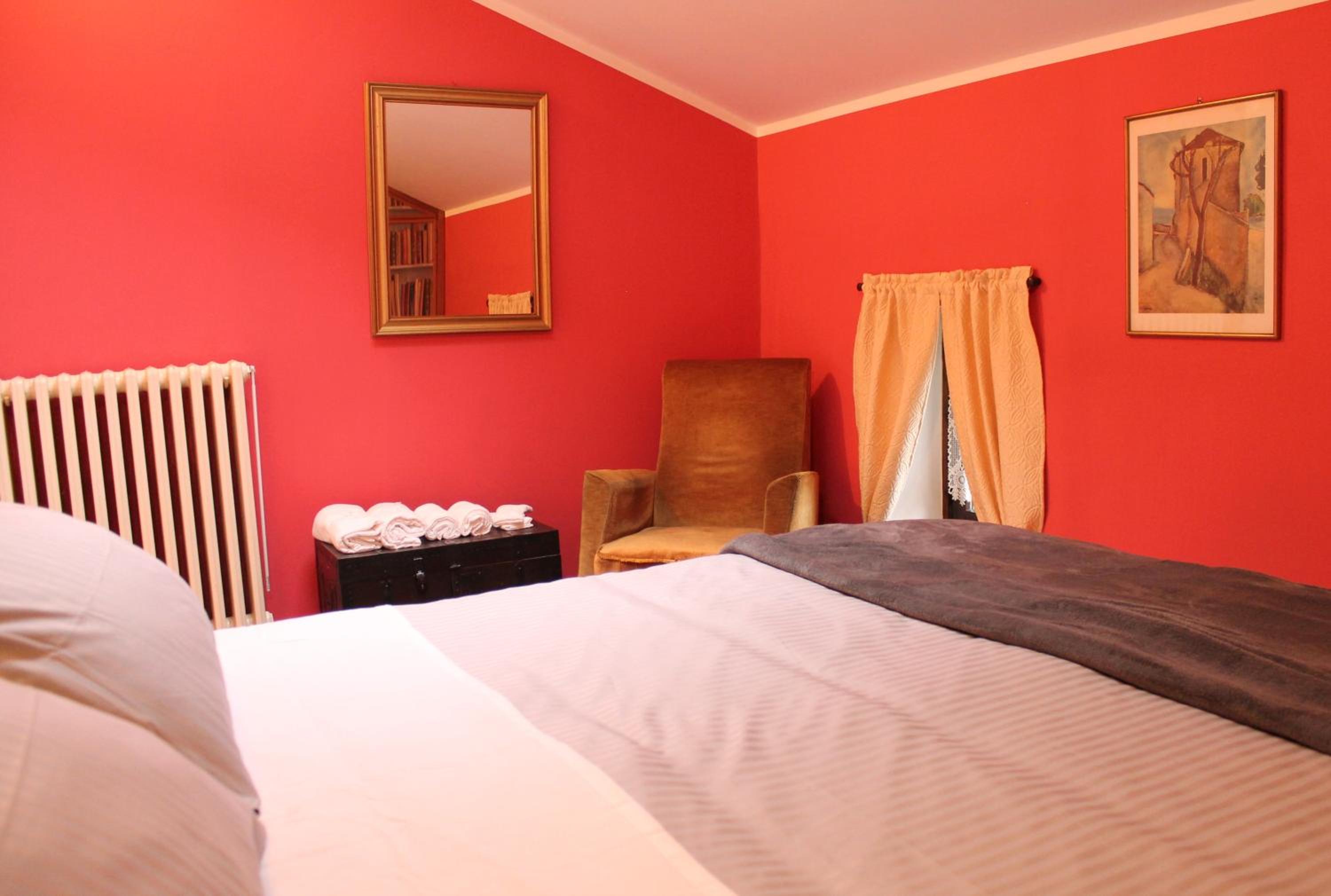 Two-Bedroom House - Photo 4