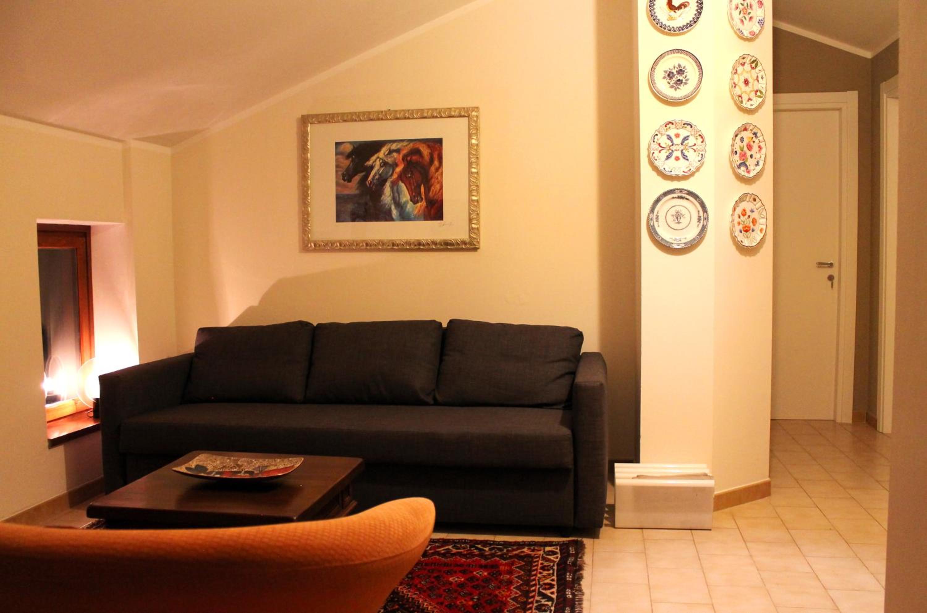 Two-Bedroom House - Photo 9