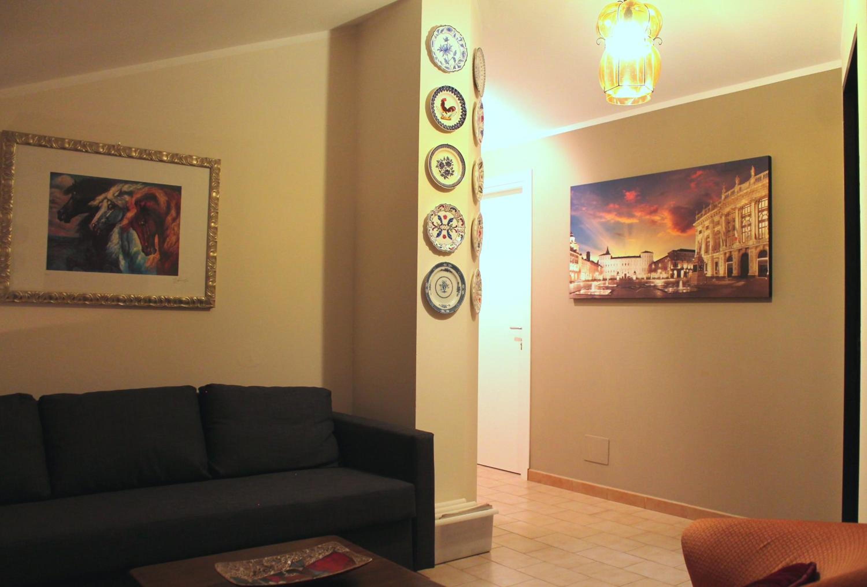 Two-Bedroom House - Photo 10