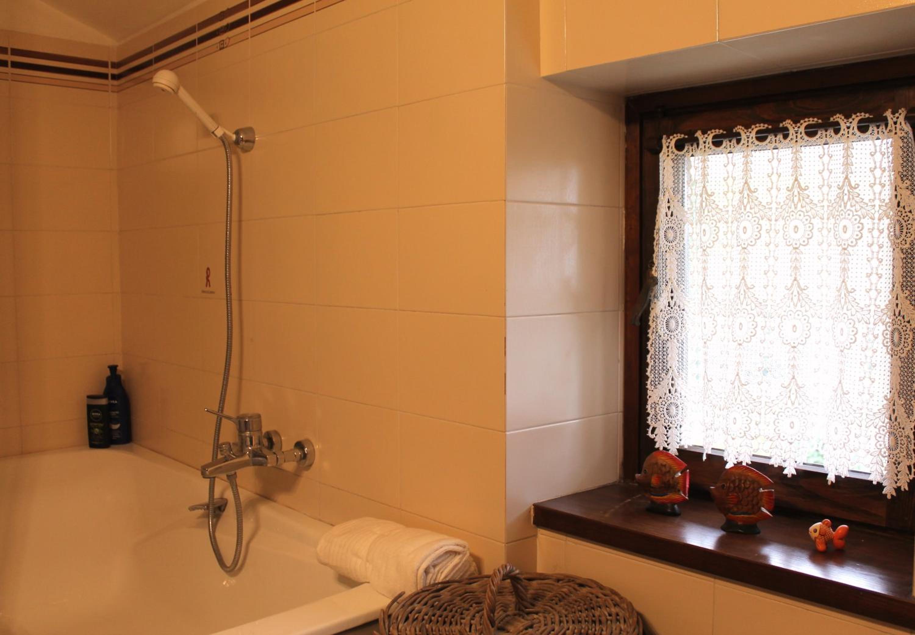 Two-Bedroom House - Photo 26