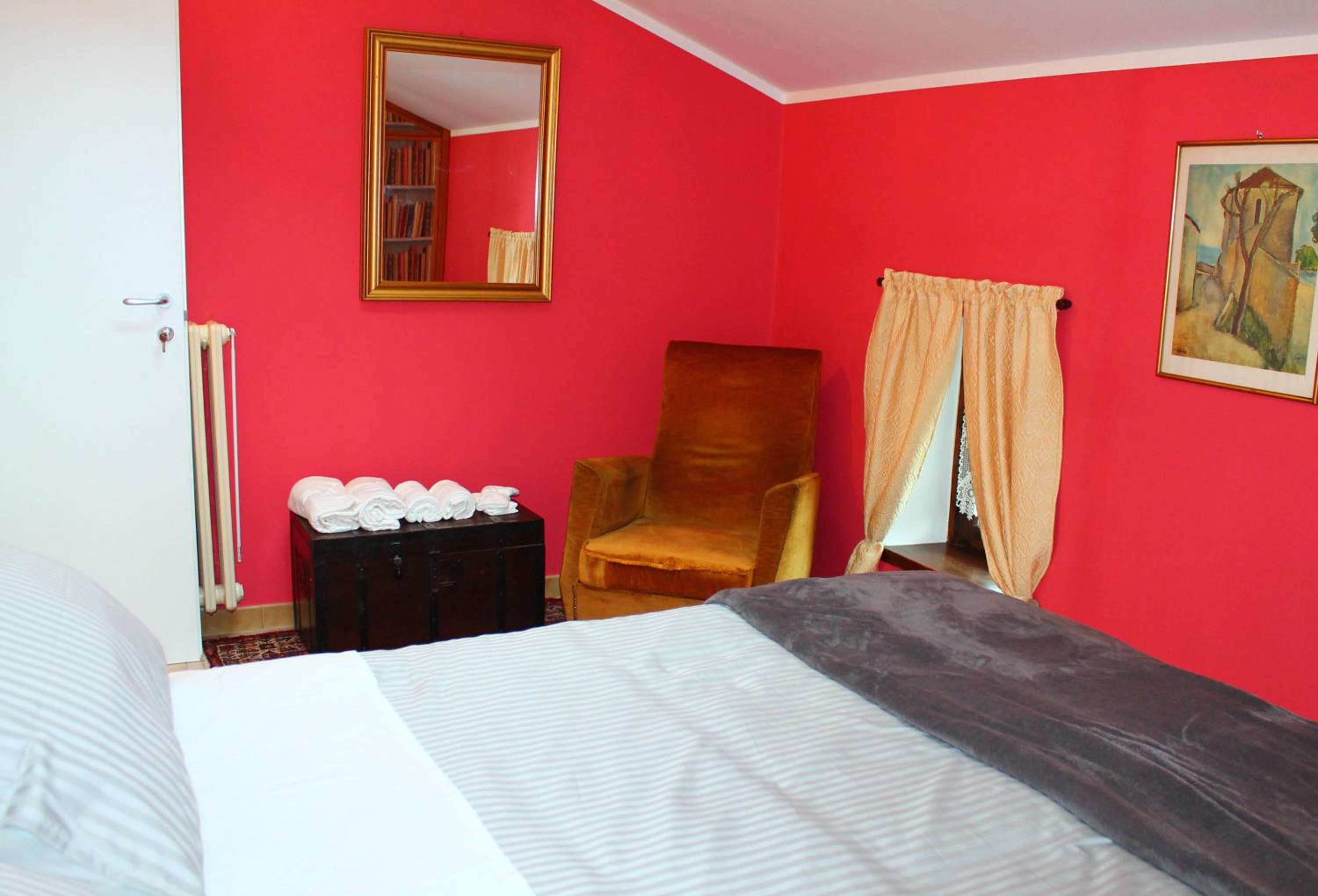 Two-Bedroom House - Photo 27