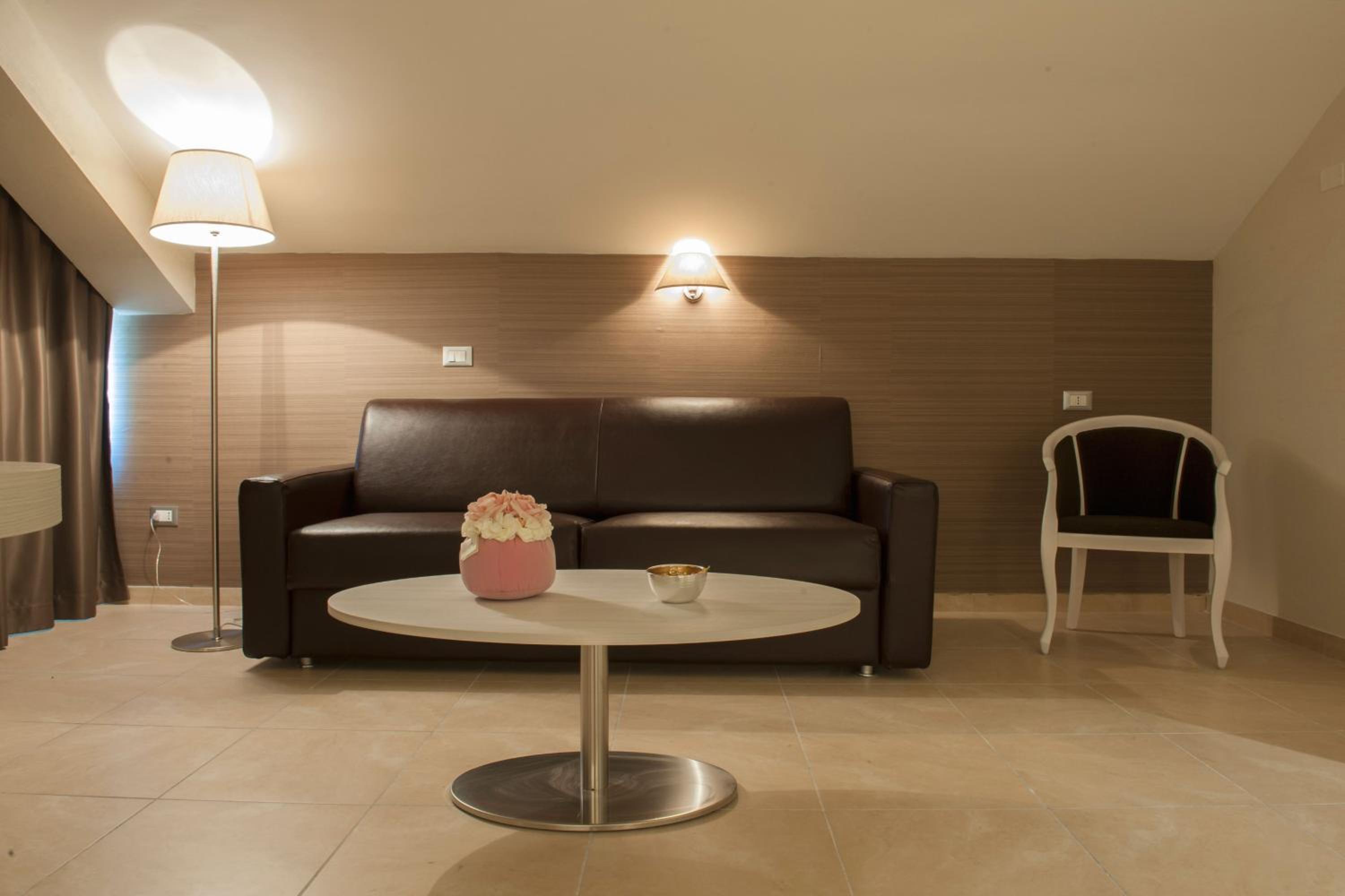 Superior Quadruple Room - Photo 8