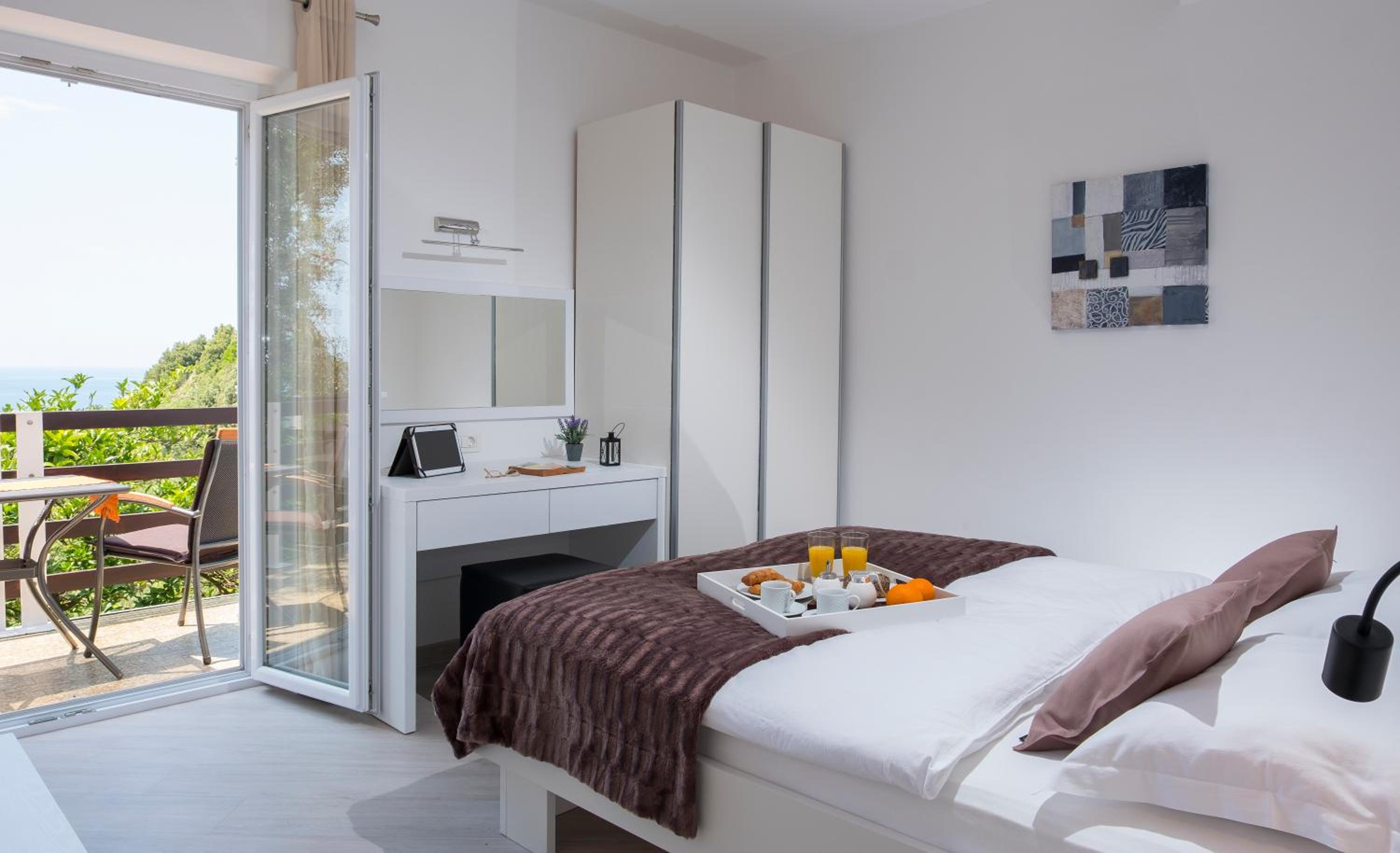 Two-Bedroom Apartment with Balcony, Terrace and Sea View 