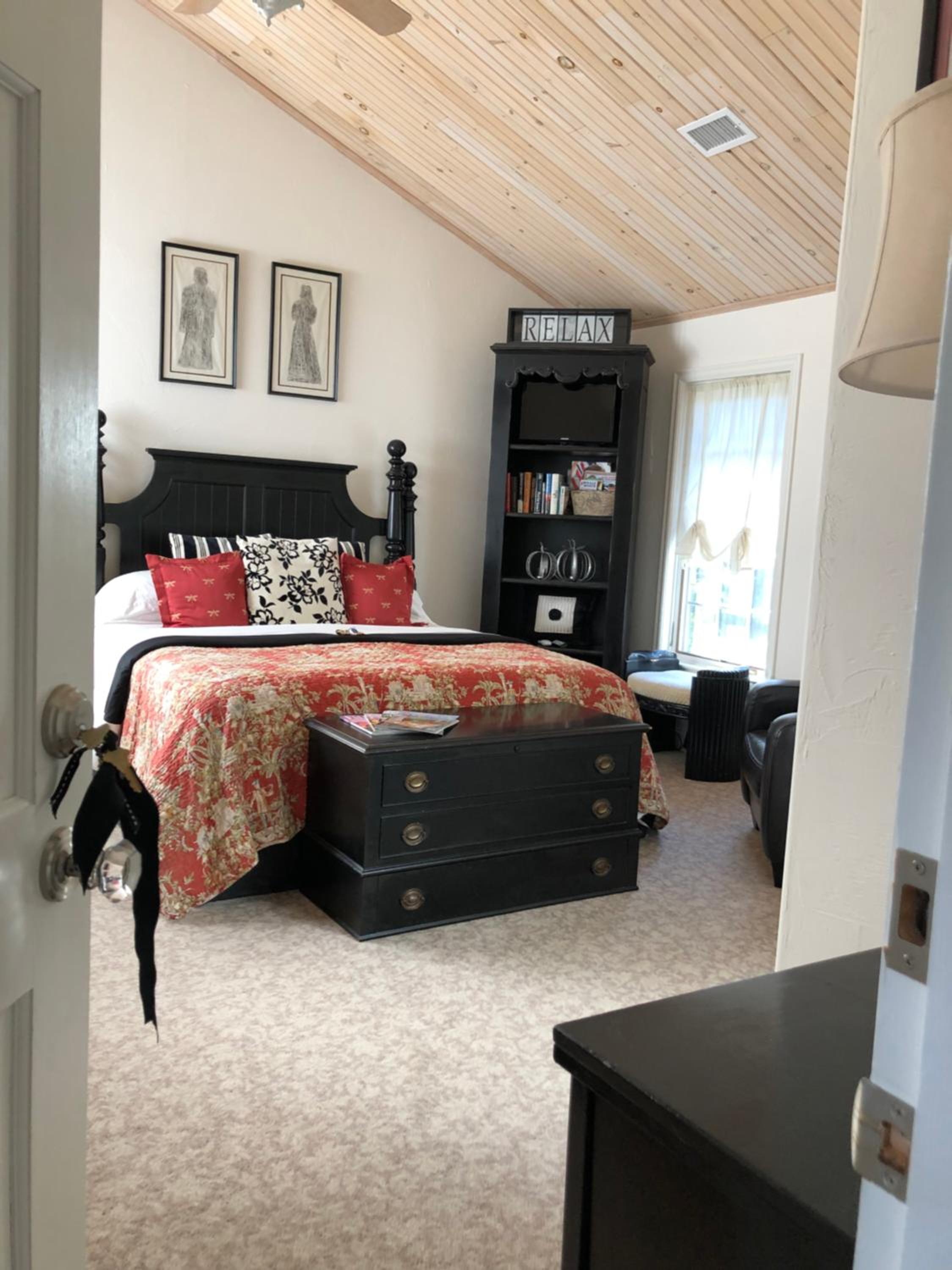 Deluxe King Suite