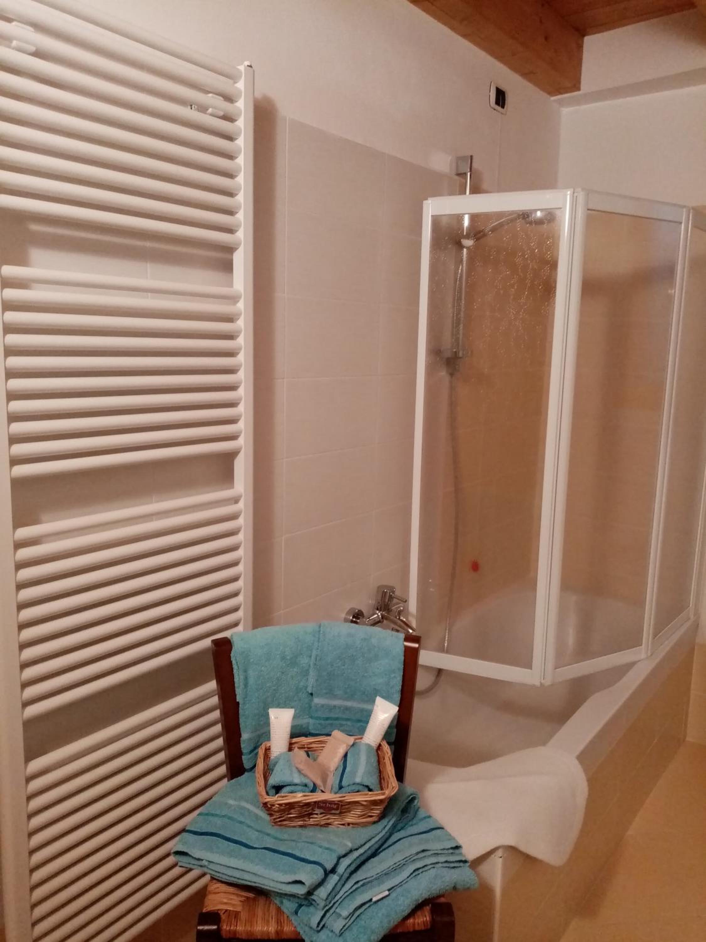 Family Double Room - Photo 12