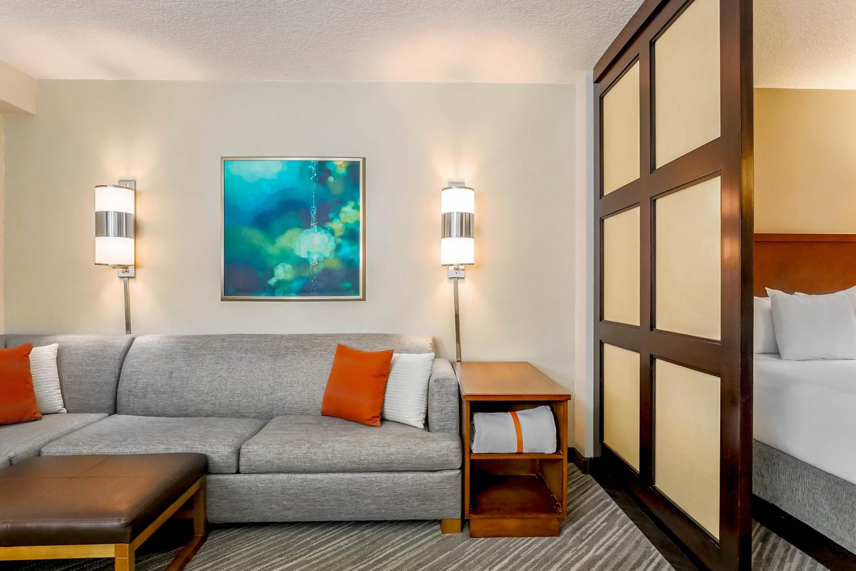 King Room with Sofa Bed - High Floor - Photo 2