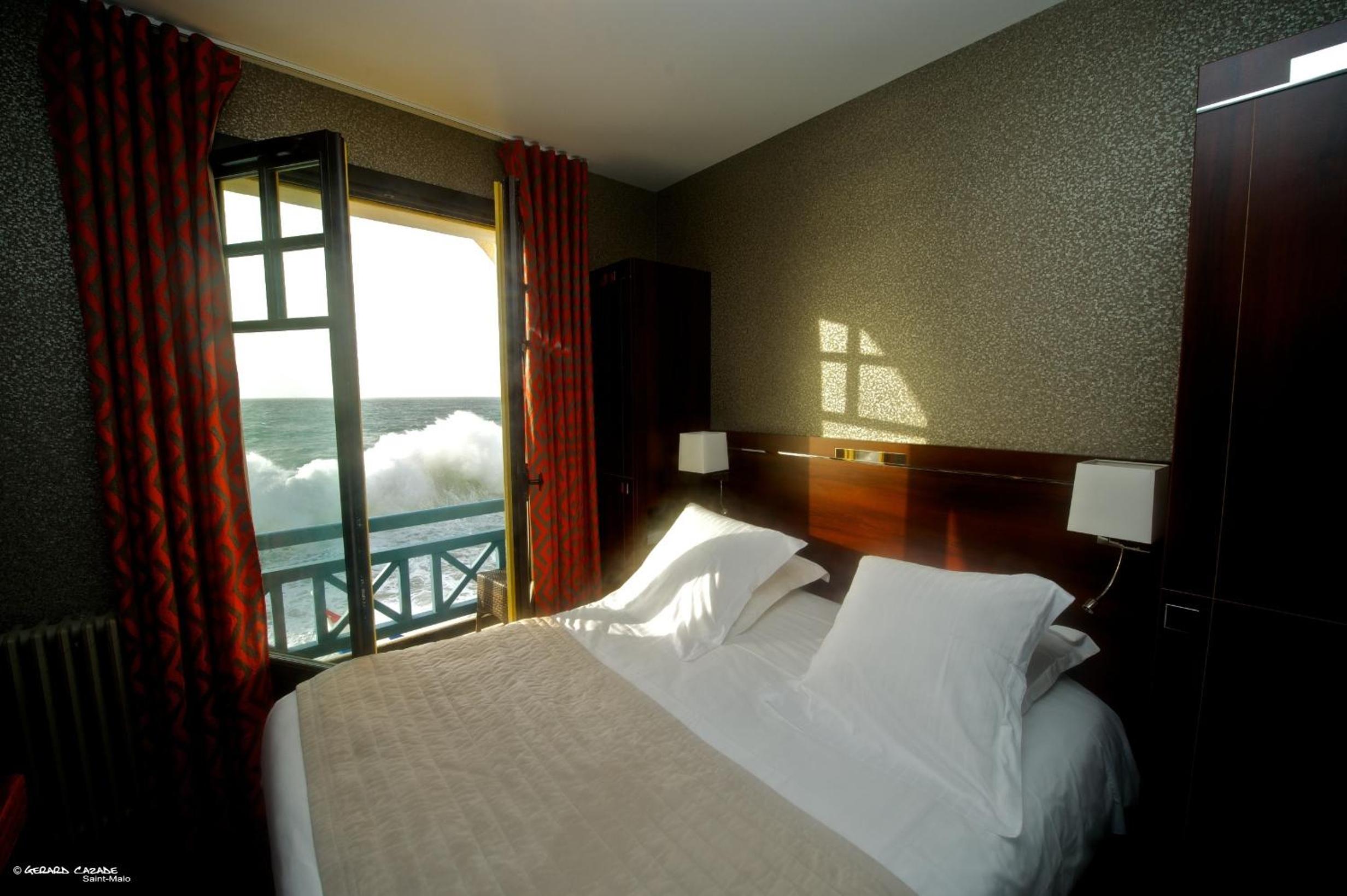 Double Room with Sea View photo 2