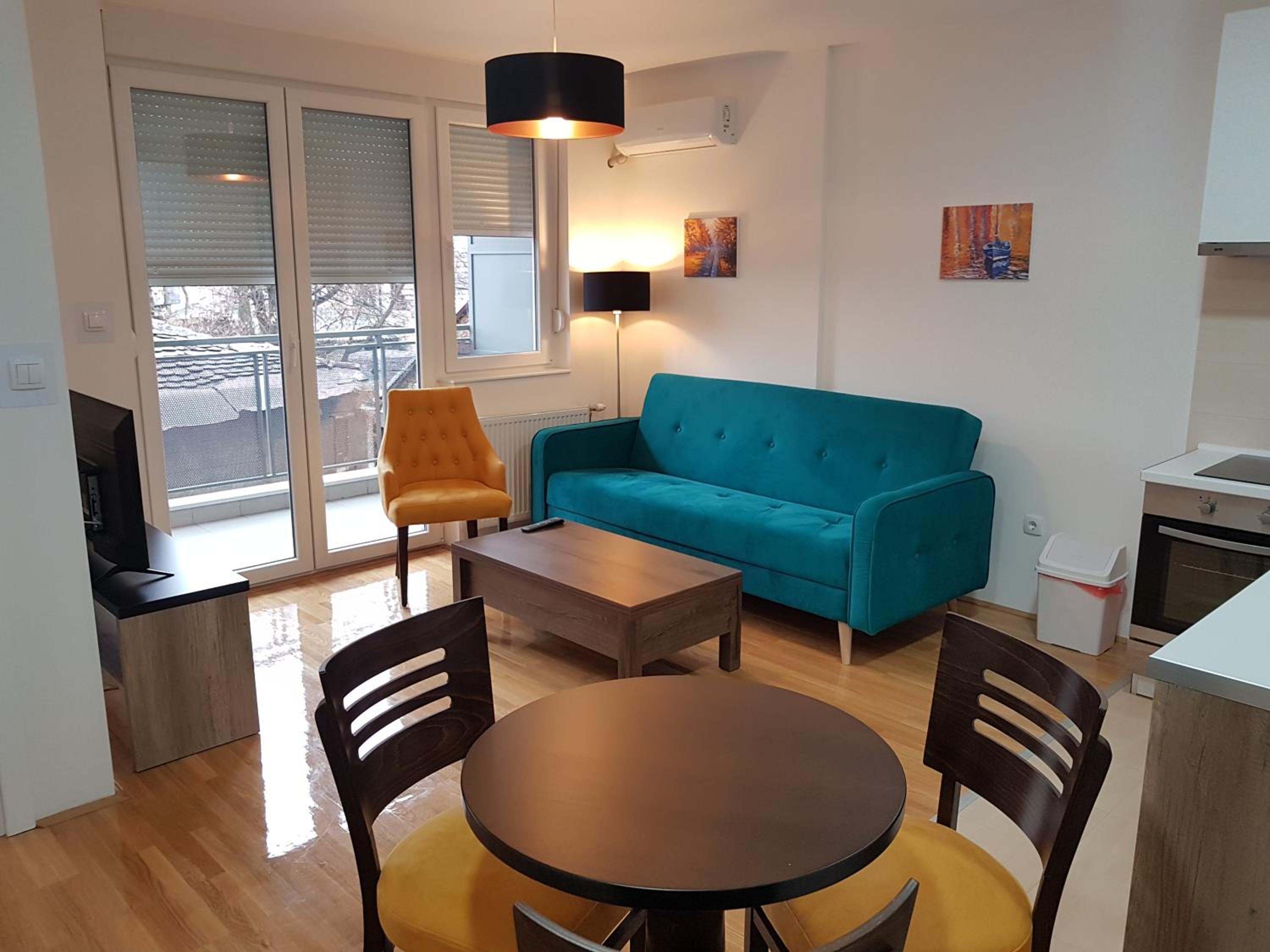 One-Bedroom Apartment photo 1
