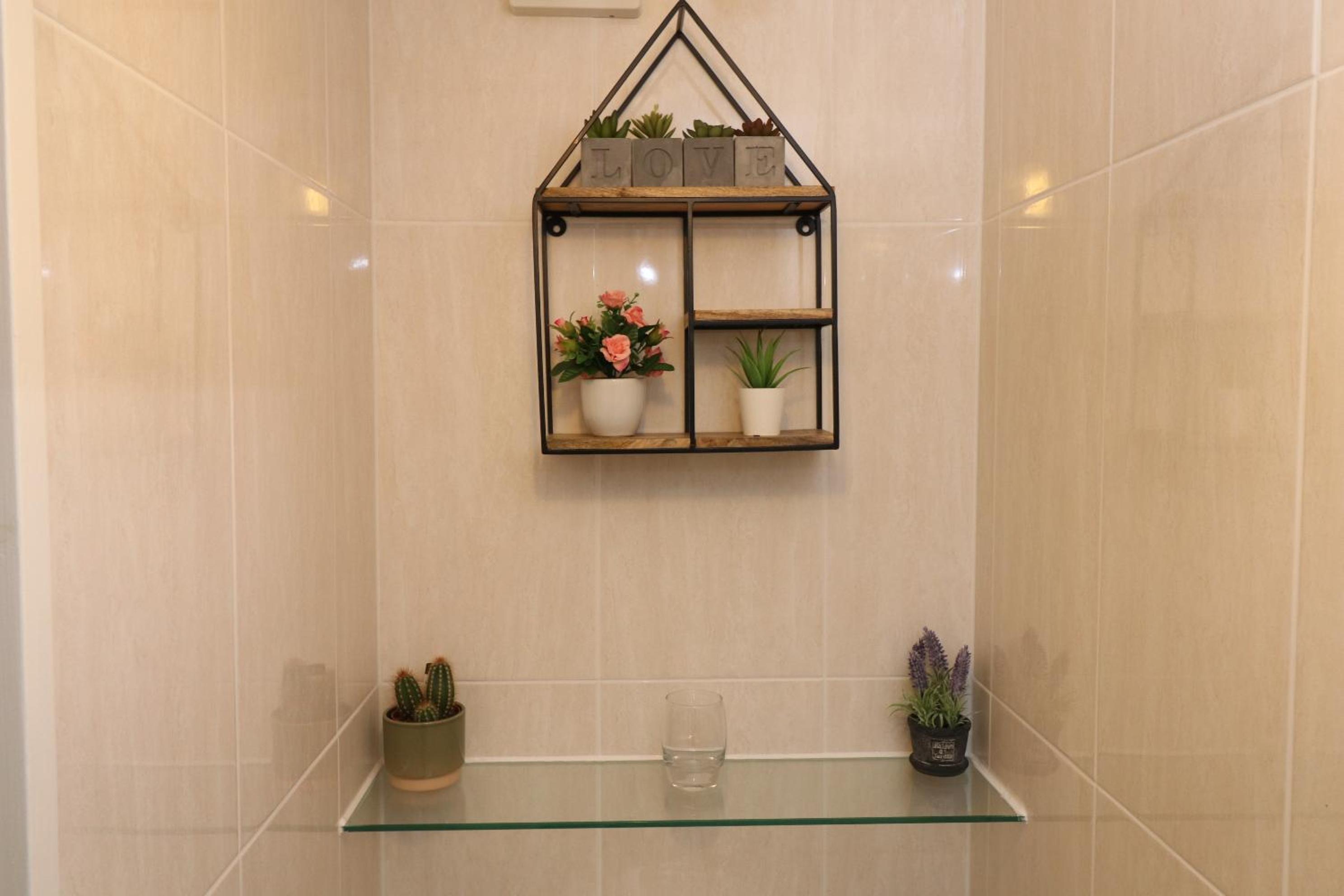 Single Room with Bathroom photo 3