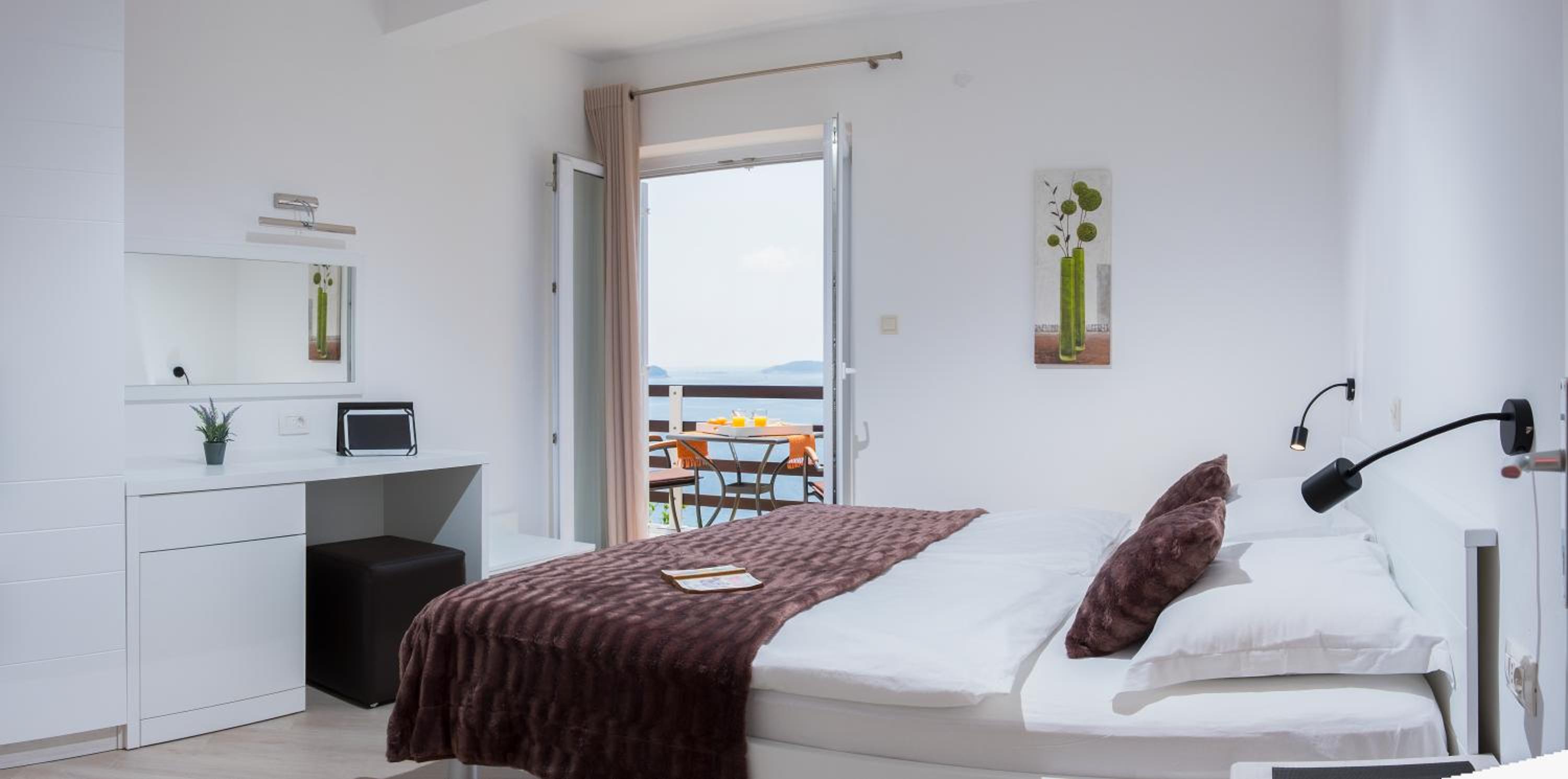Two-Bedroom Apartment with Garden Terrace and Sea View 