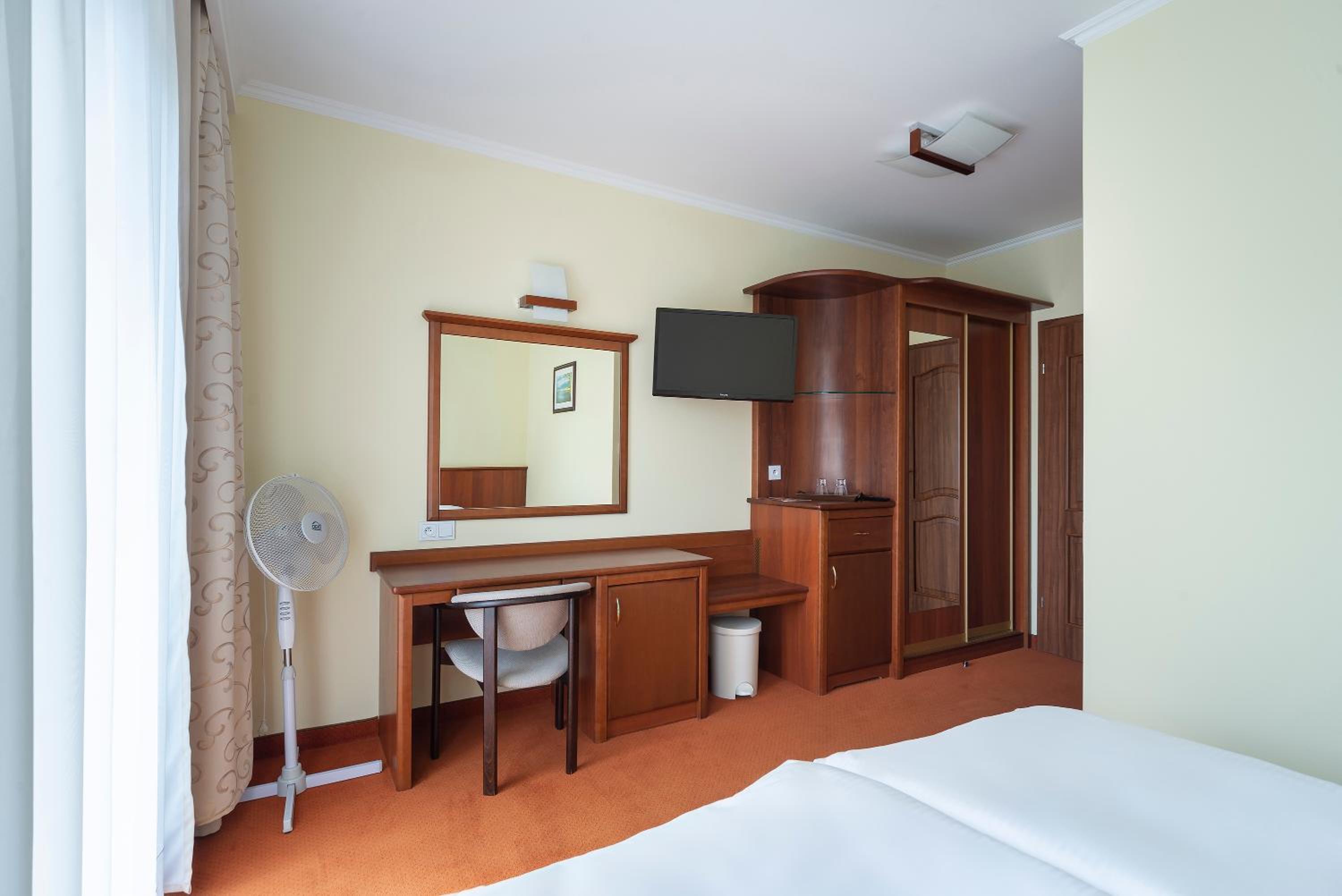 Standard Double Room with Balcony photo 3