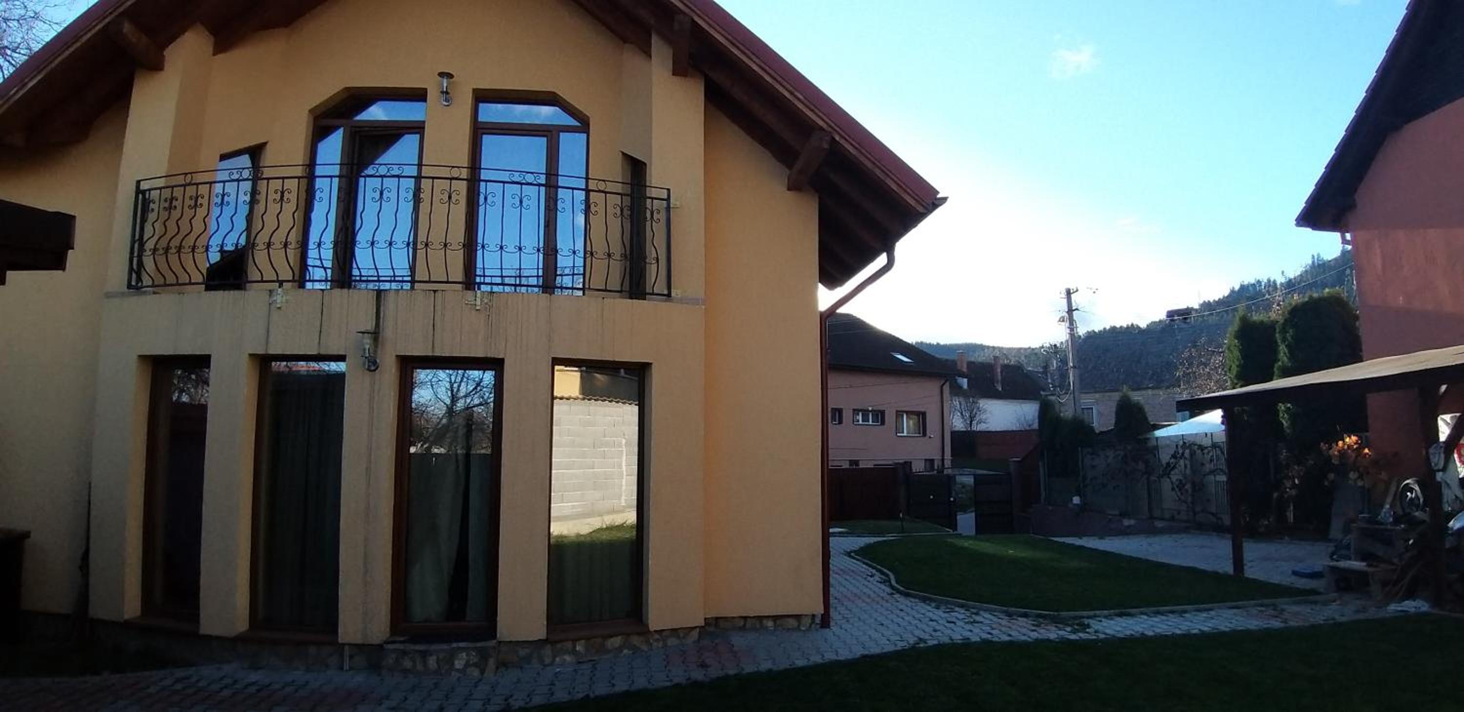Villa - Photo 3
