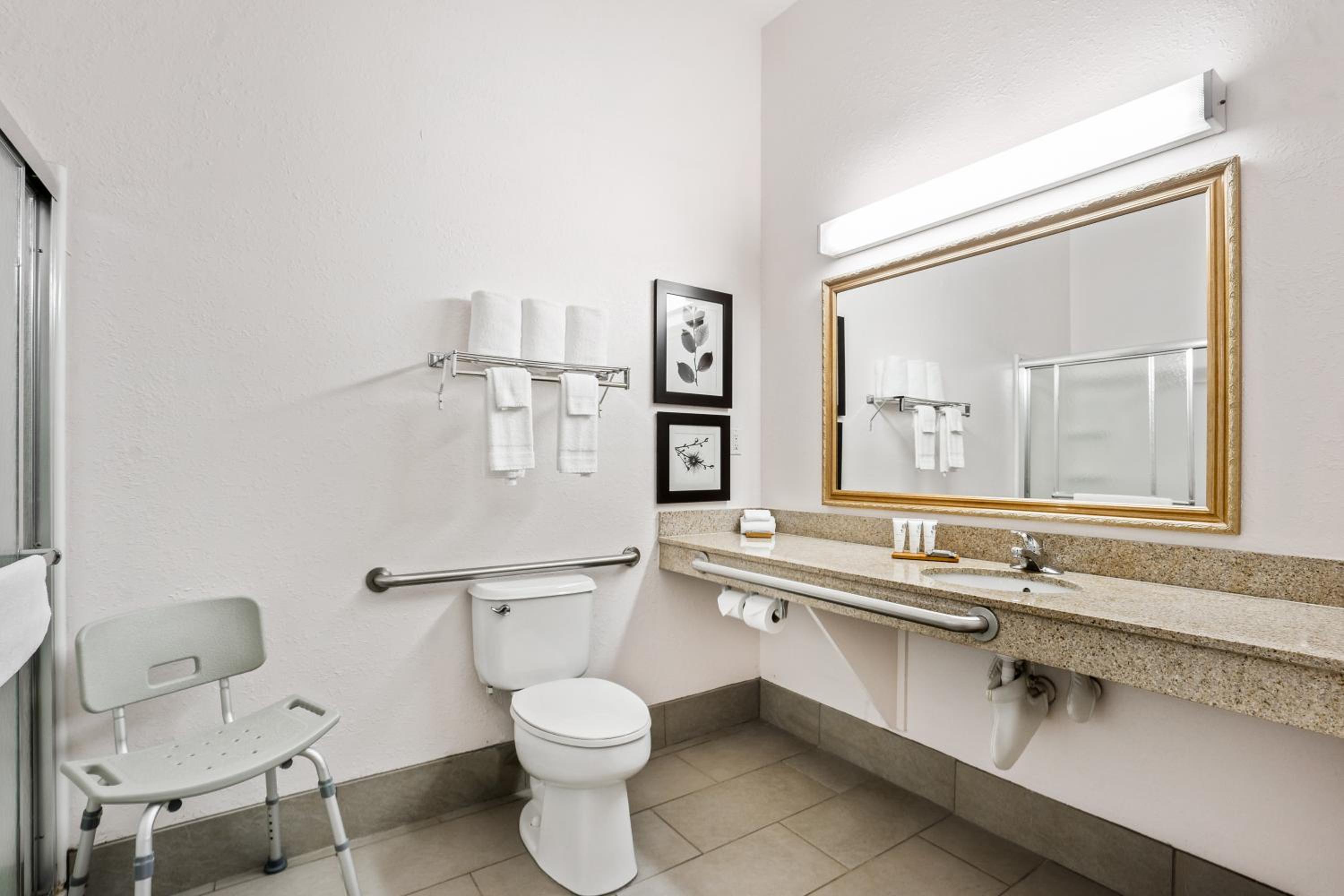King Room - Disability Access/Non-Smoking - Photo 2
