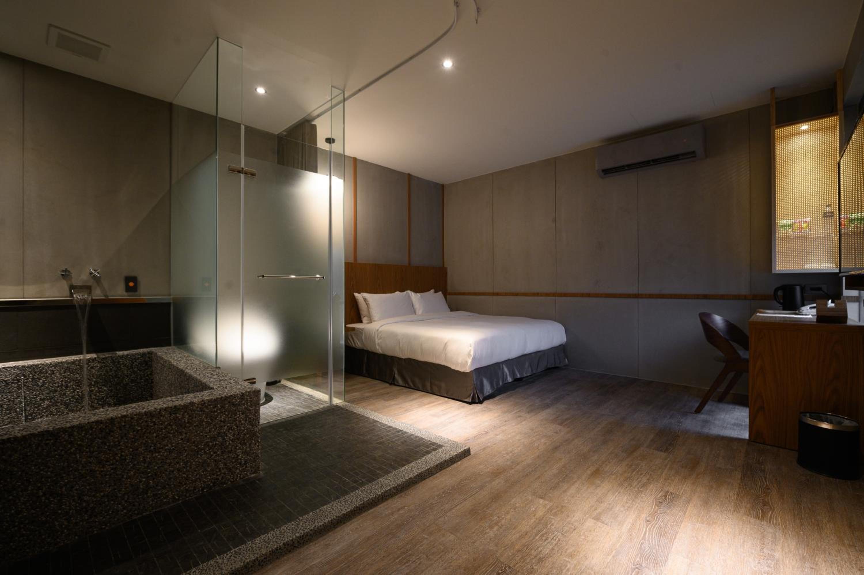 Double Room with Garden View - Photo 2