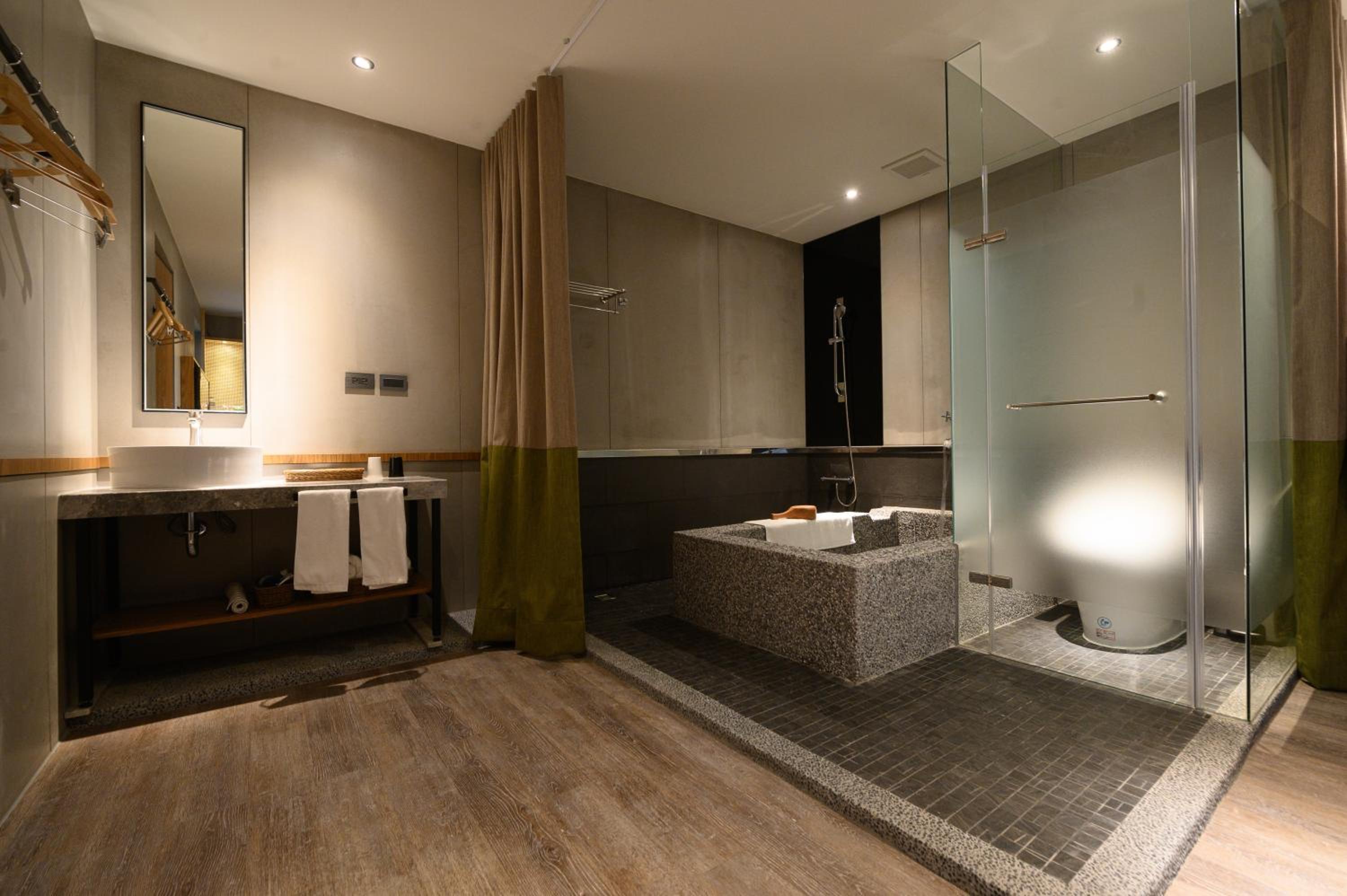 Double Room with Garden View - Photo 6