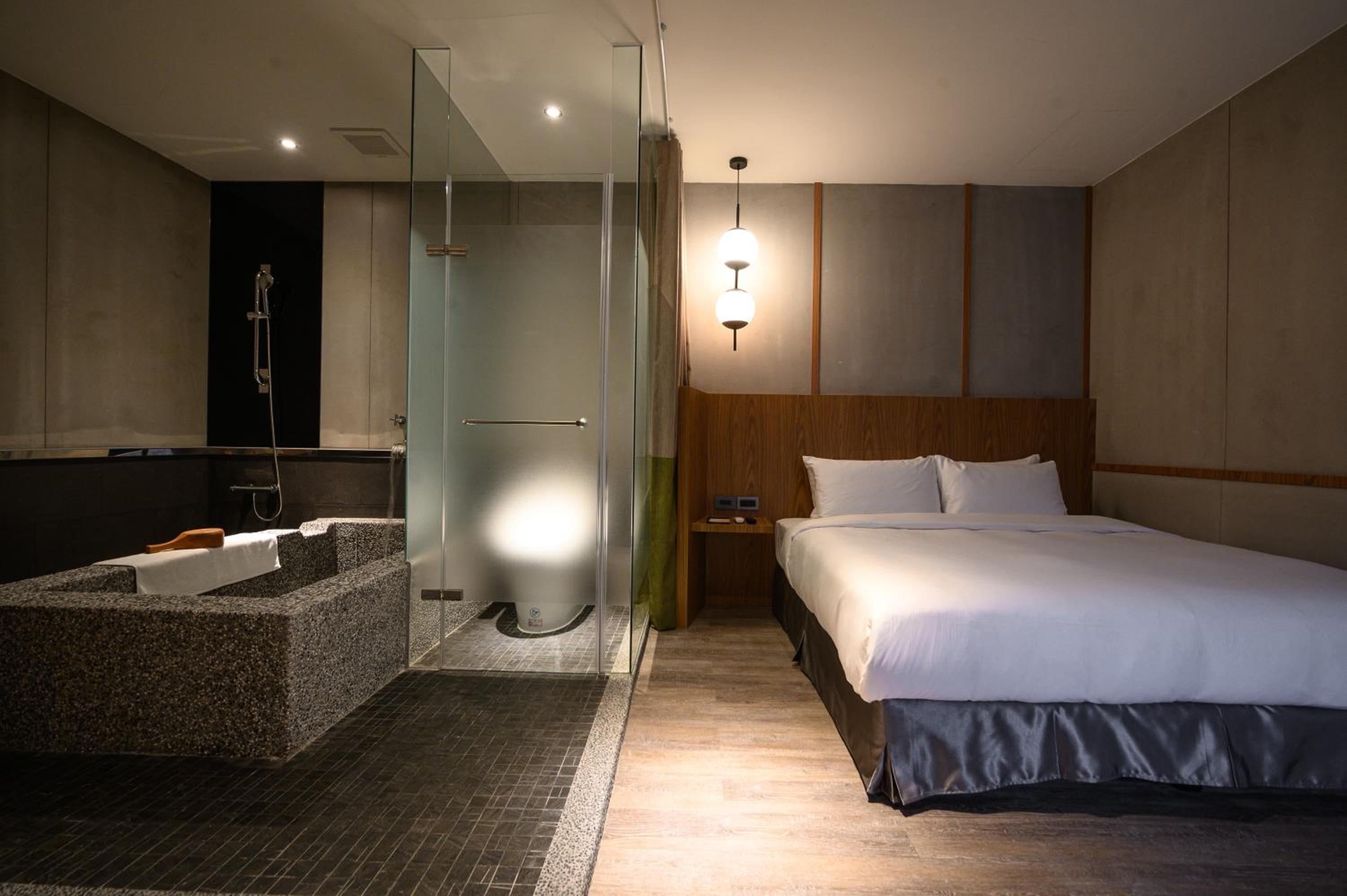 Double Room with Garden View - Photo 3