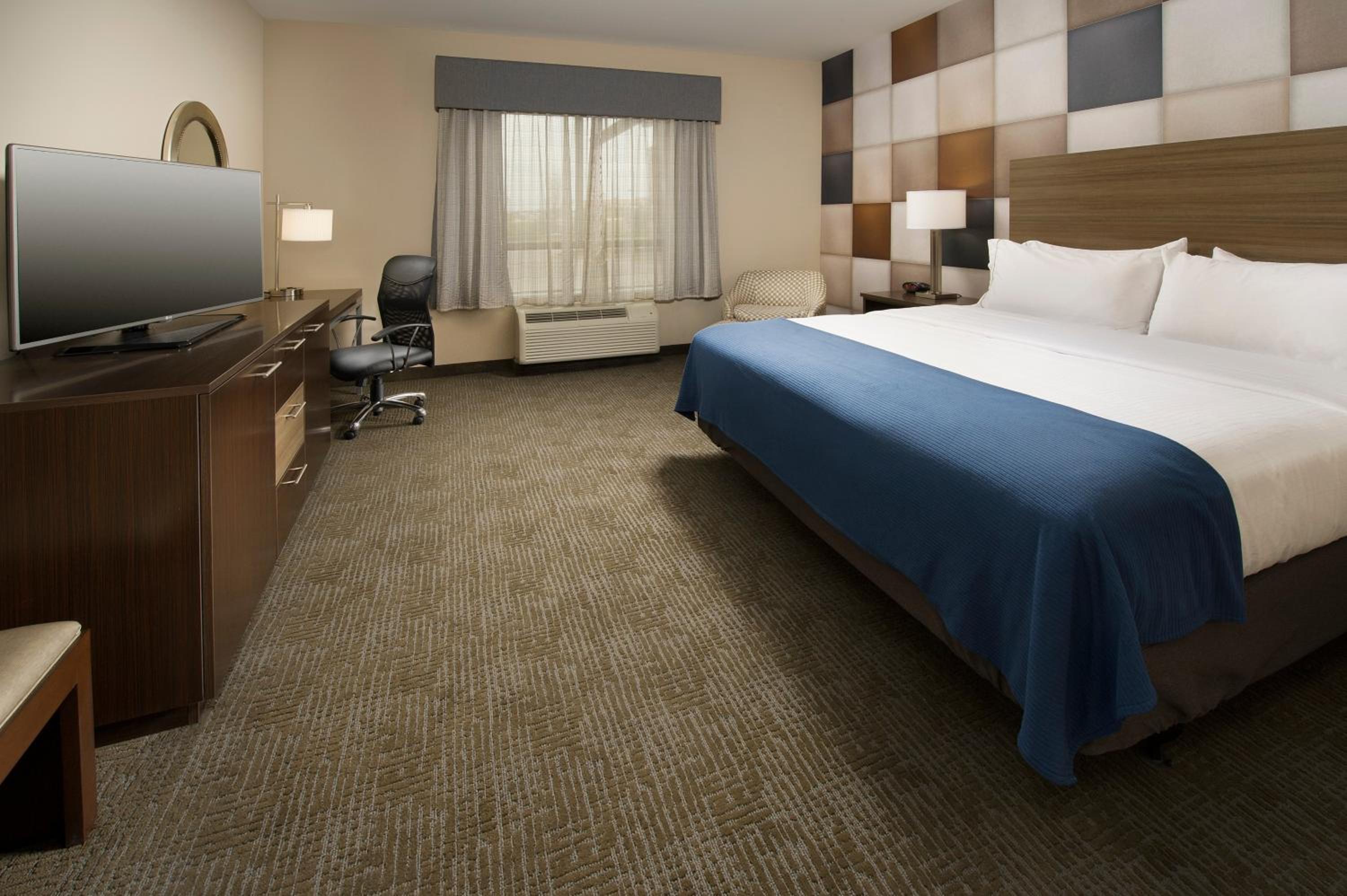 King Room - Disability Access photo 2