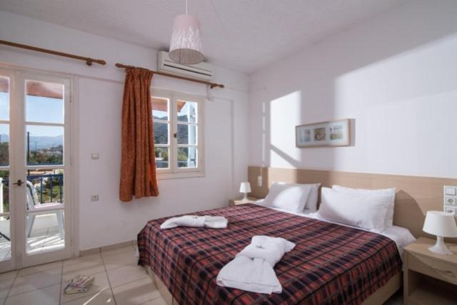 Studio (2 Adults)