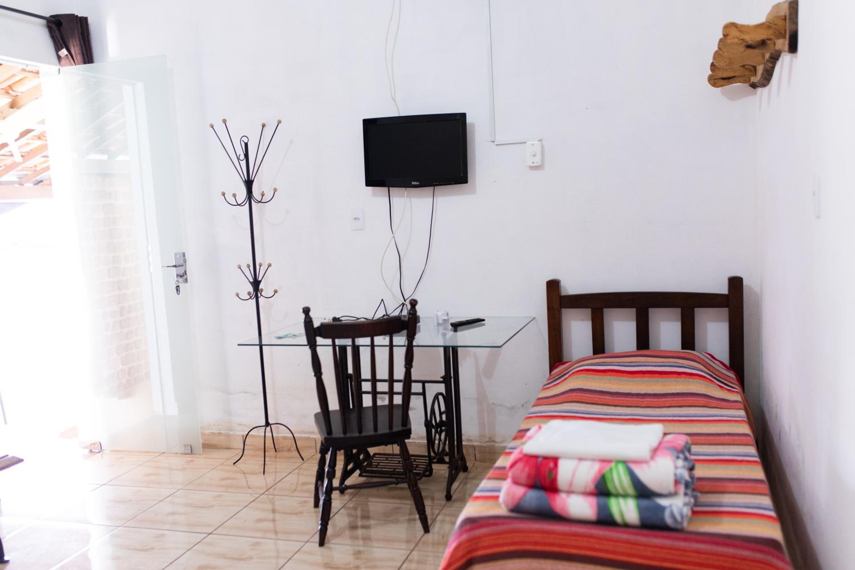 Triple Room with Bathroom - Photo 8