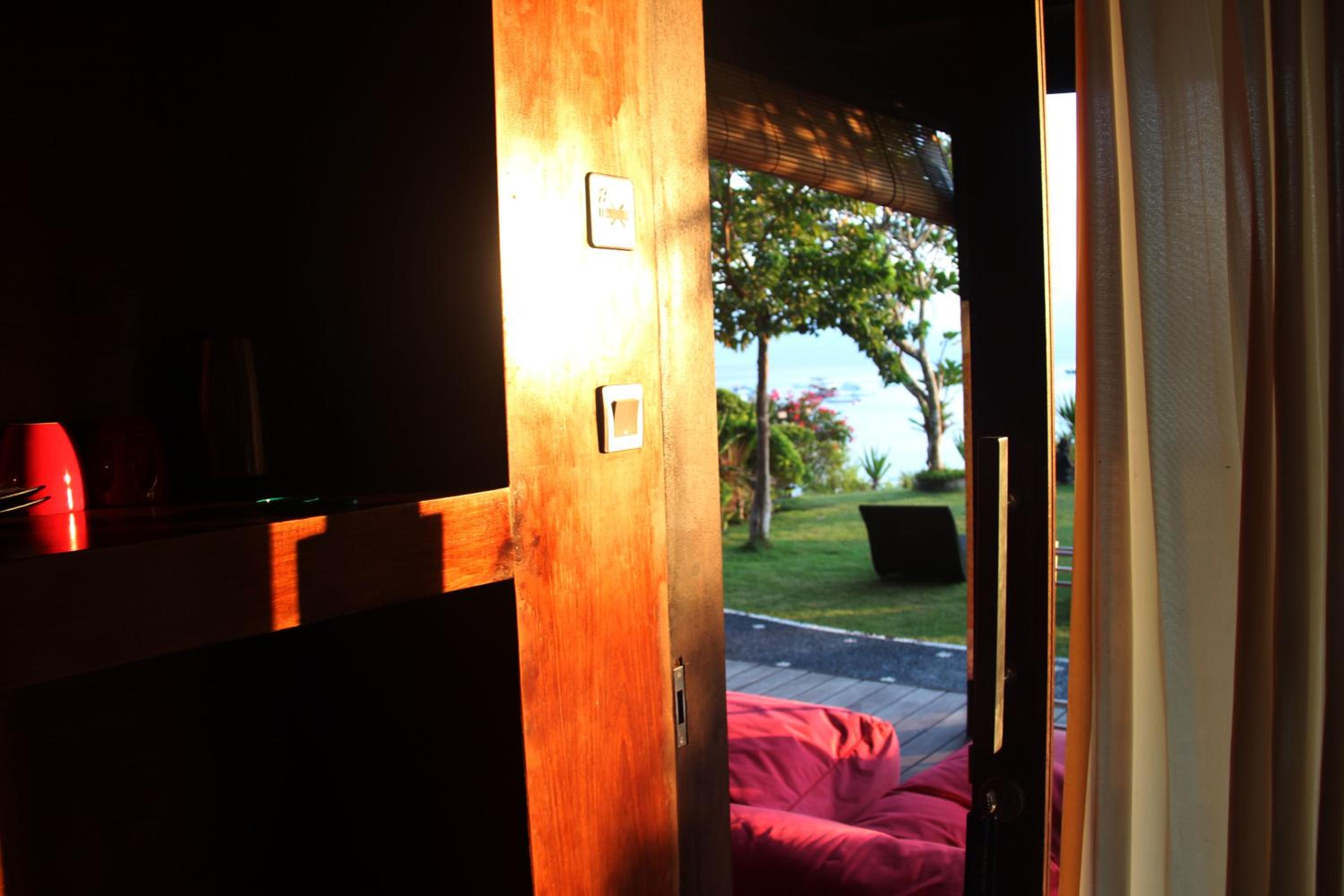 King Room with Sea View - Photo 11