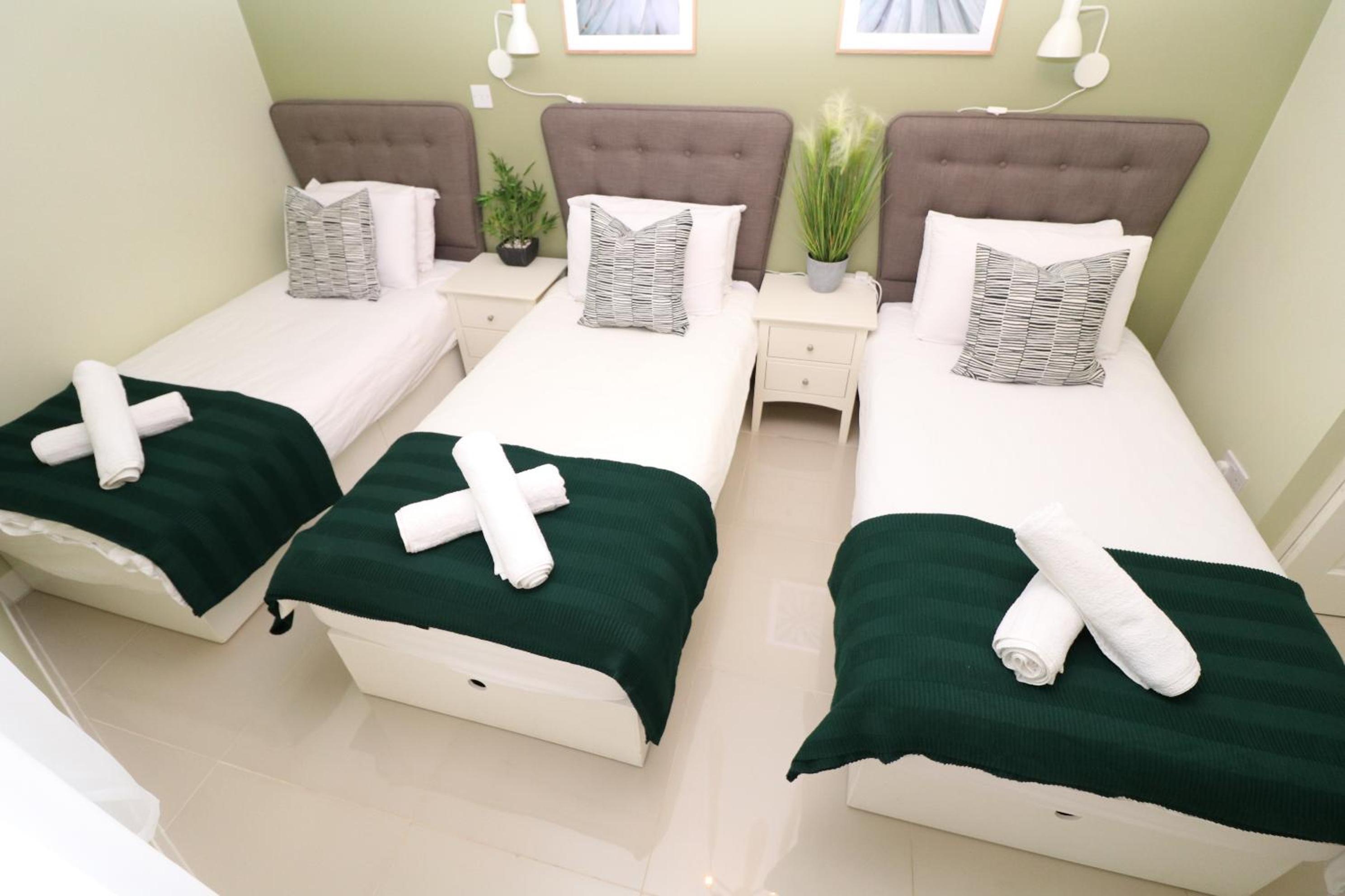 Triple Room with Private Bathroom - Photo 21
