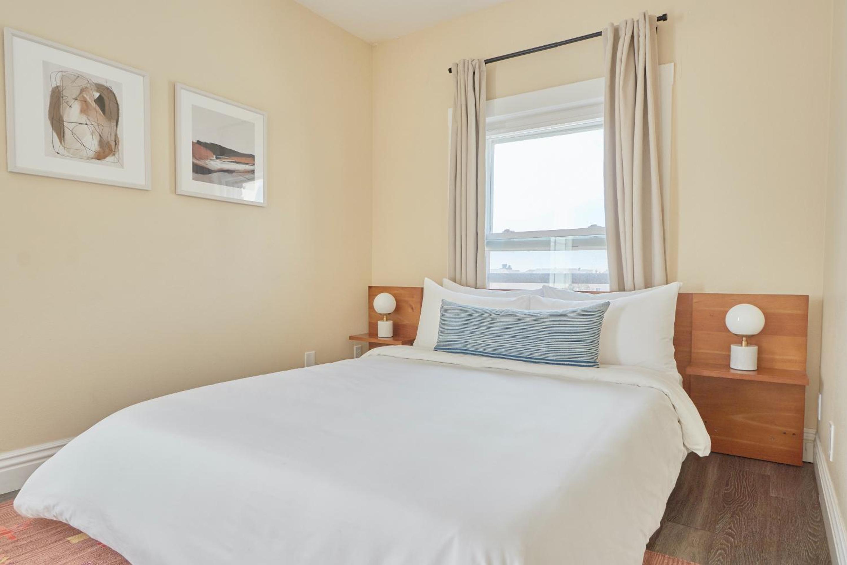 One-Bedroom Suite (Self Check-in with Virtual Front Desk)