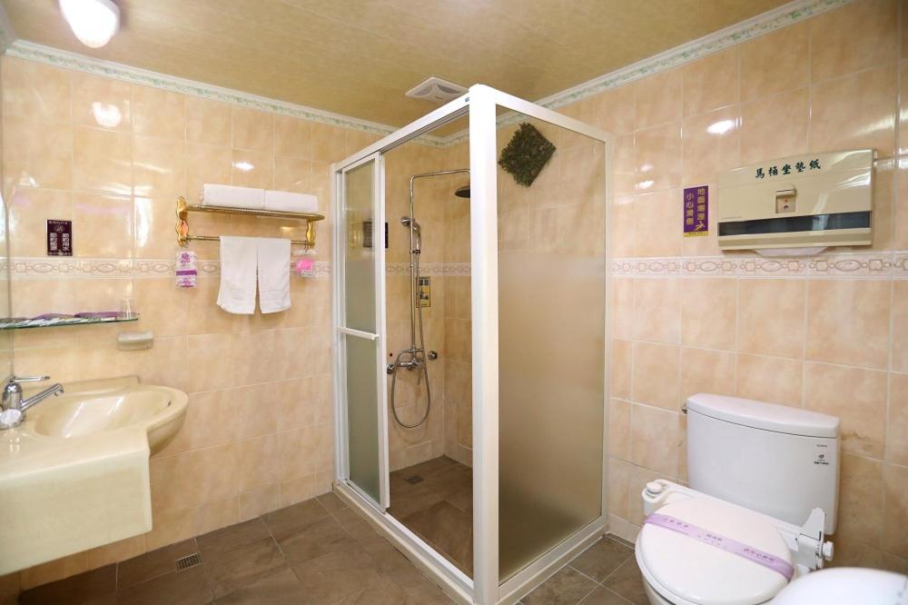 Economy Triple Room with Shared Bathroom photo 2