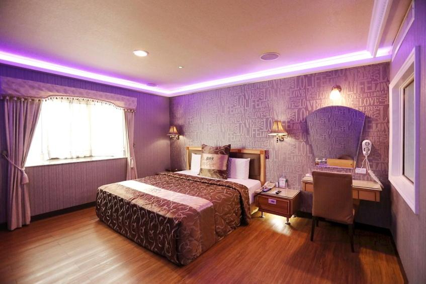 Budget Double Room photo 3