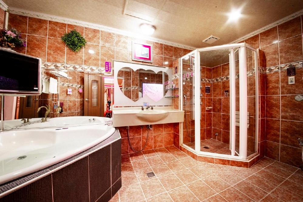 Queen Suite photo 3