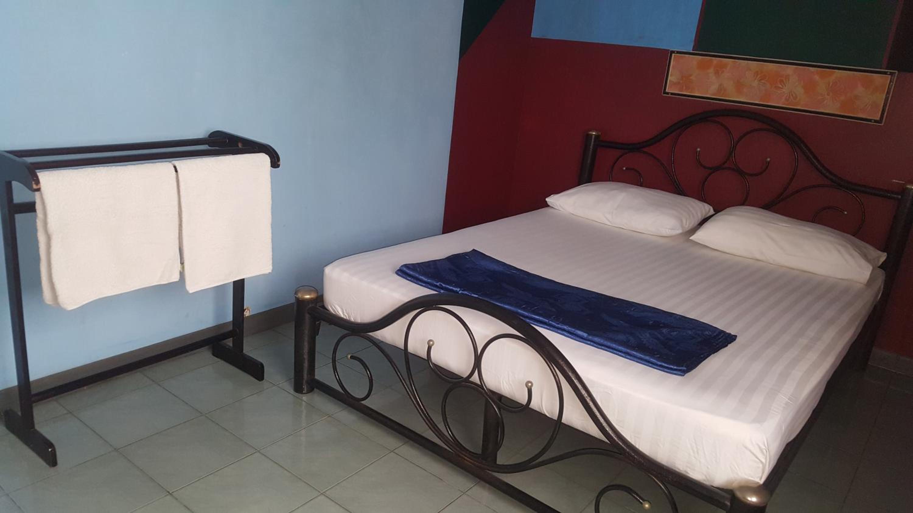Standard Double Room with Fan - Photo 12