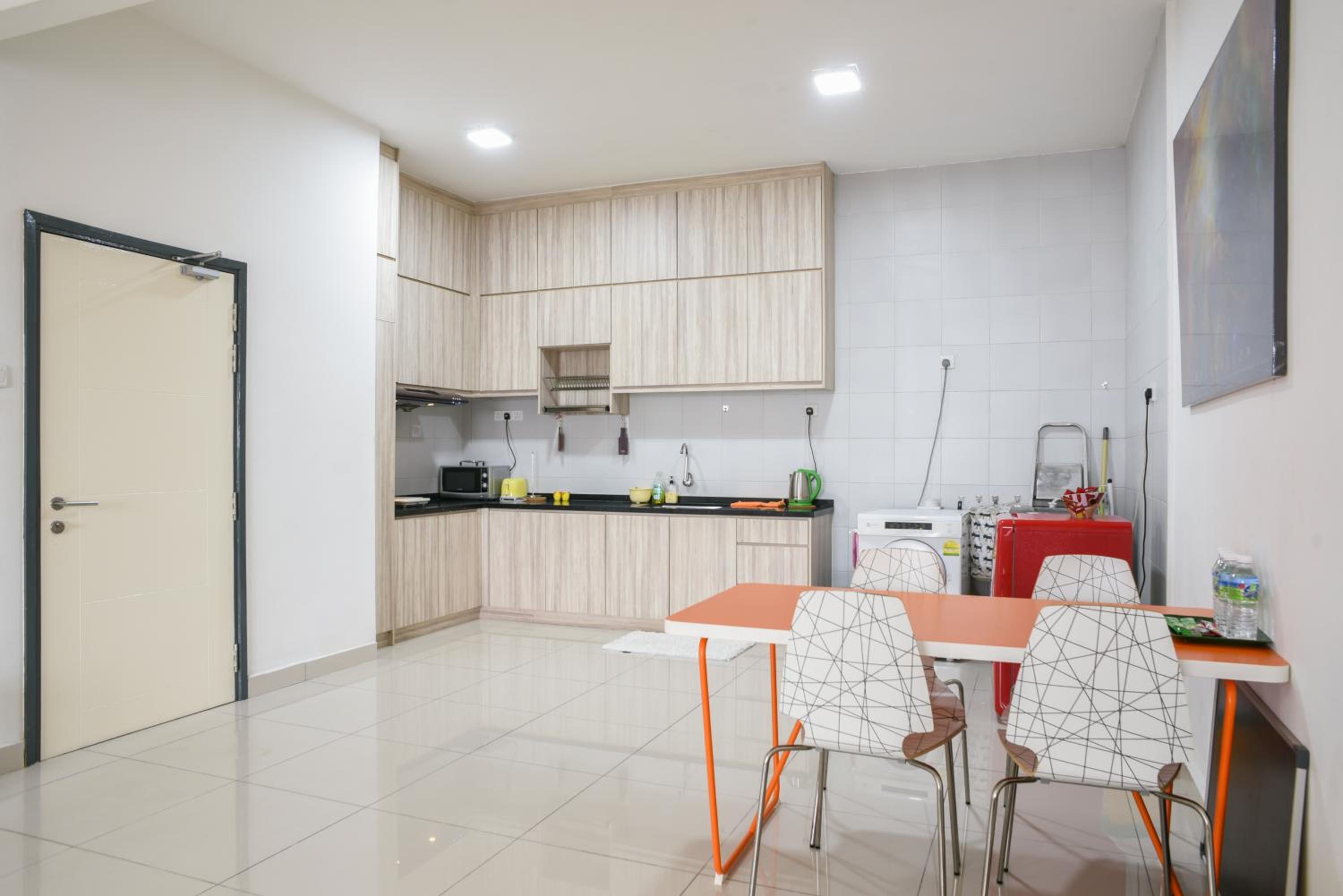 Studio Apartment - Photo 3