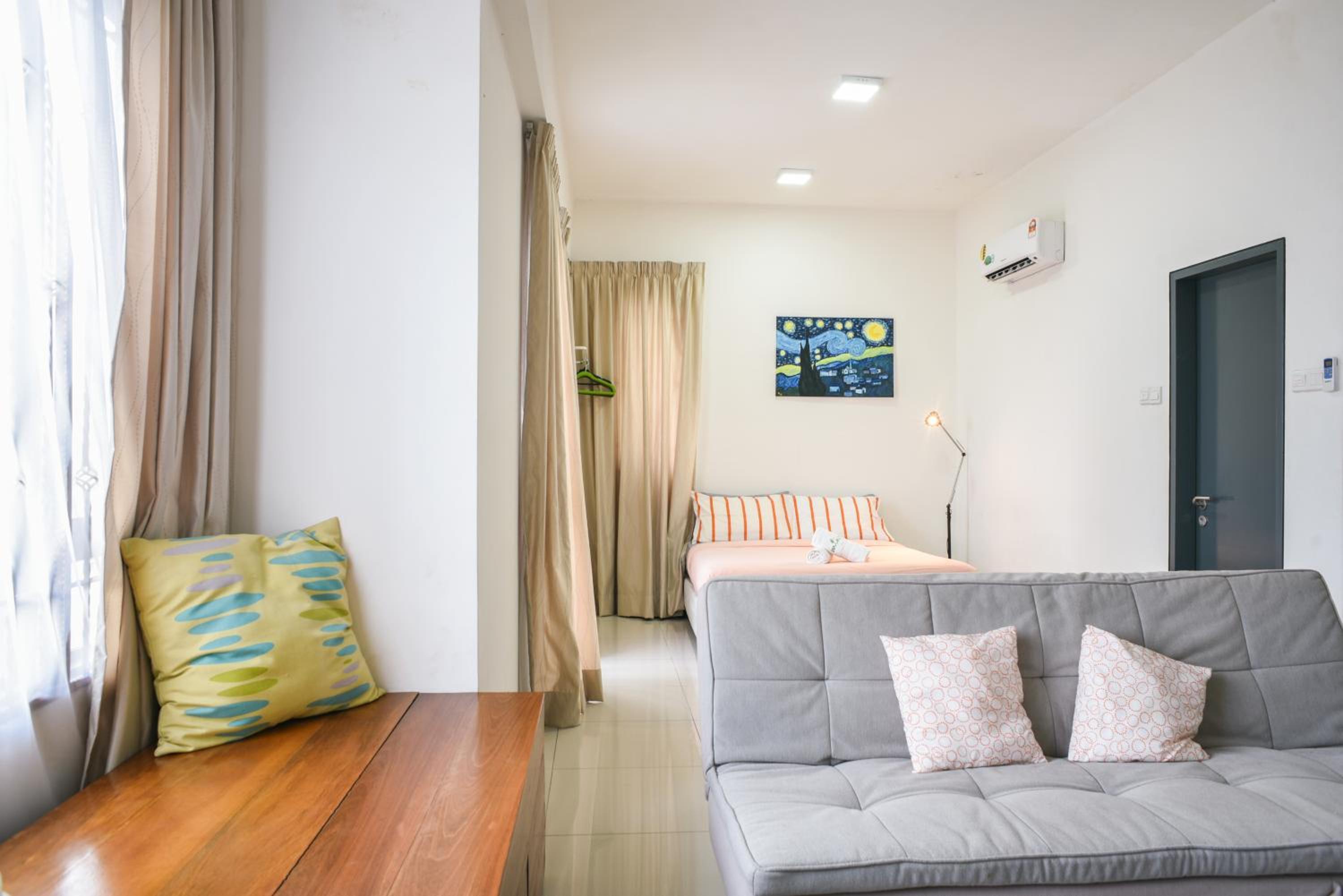 Studio Apartment - Photo 4