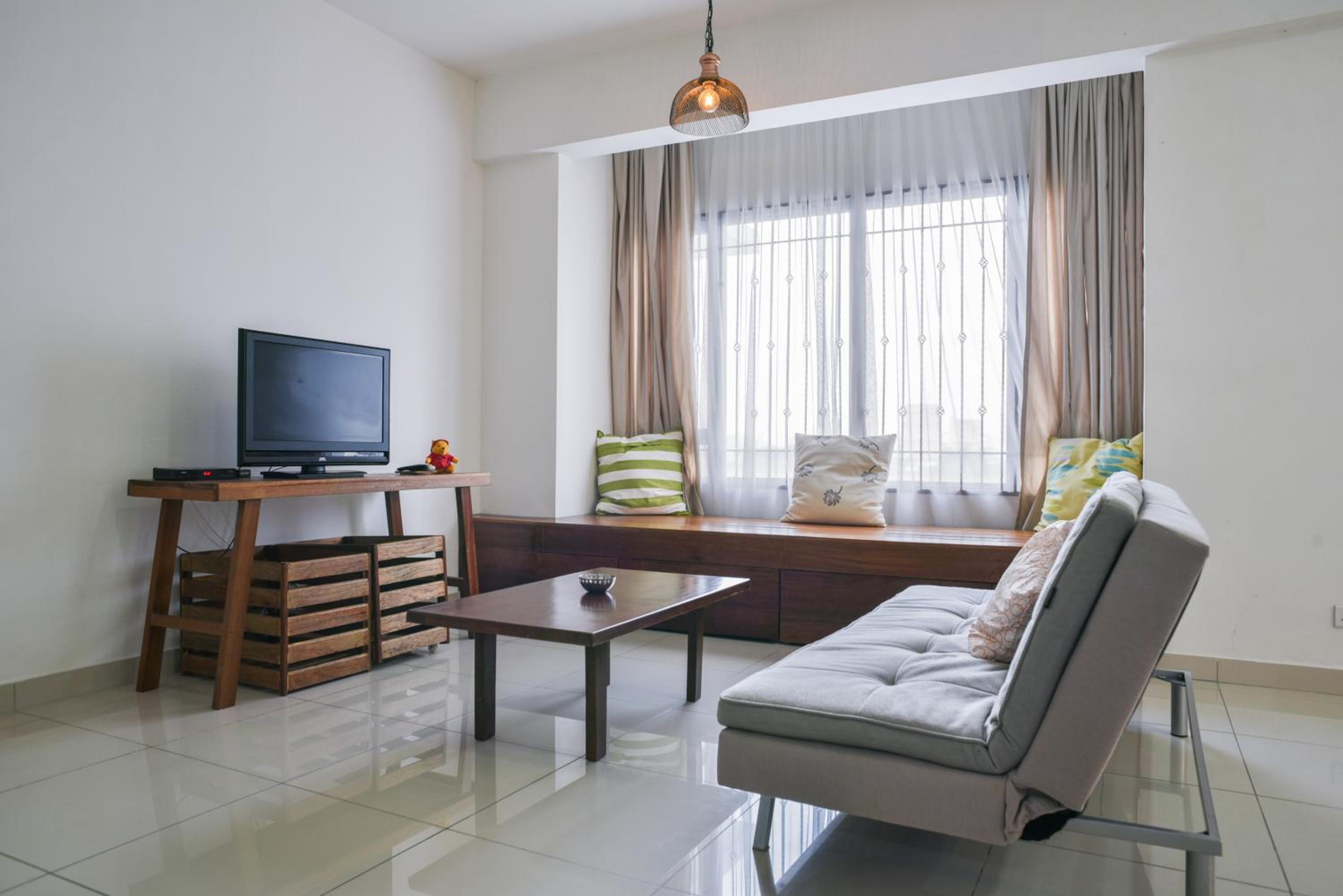 Studio Apartment - Photo 1