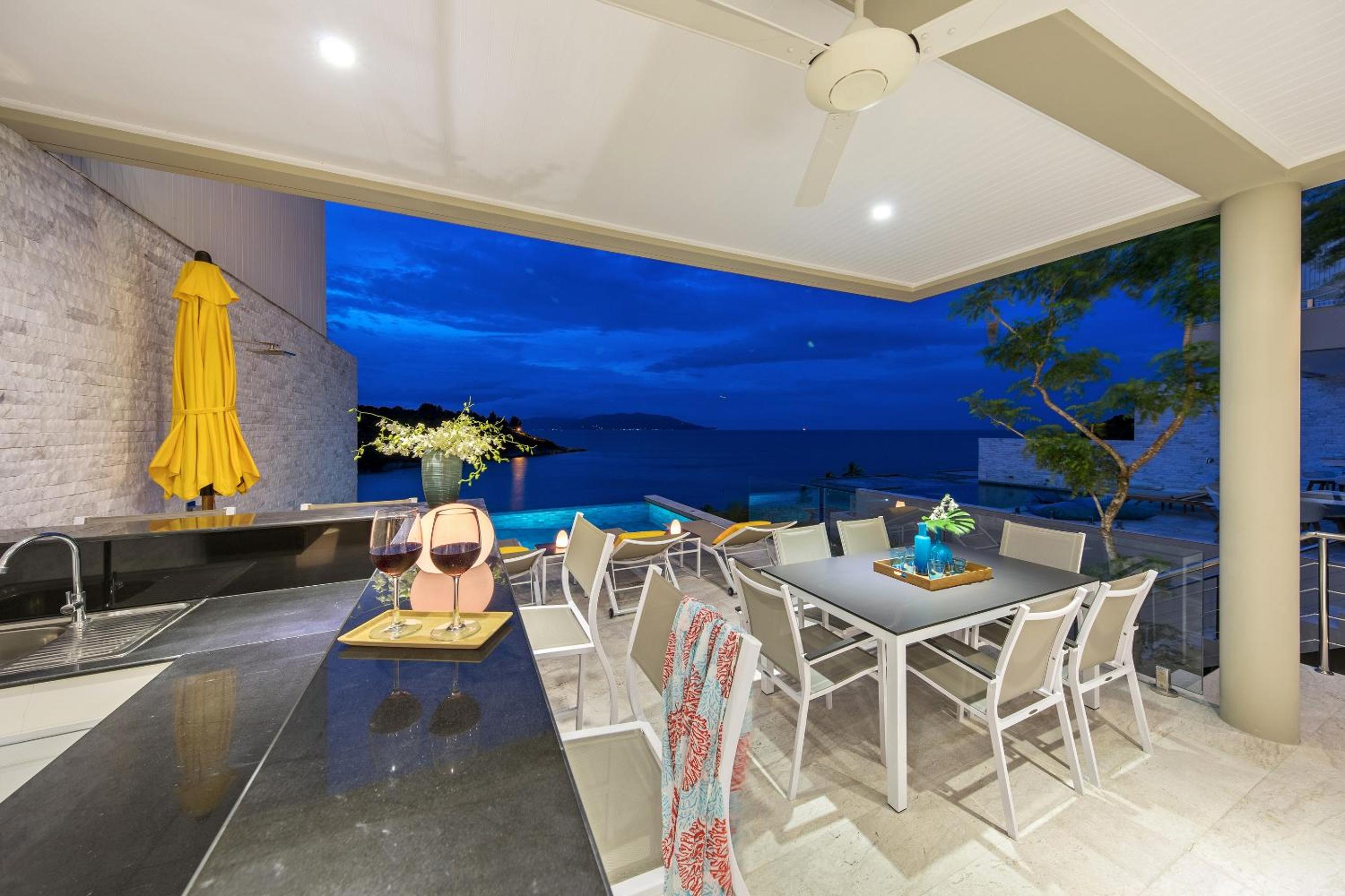 Villa with Sea View photo 2