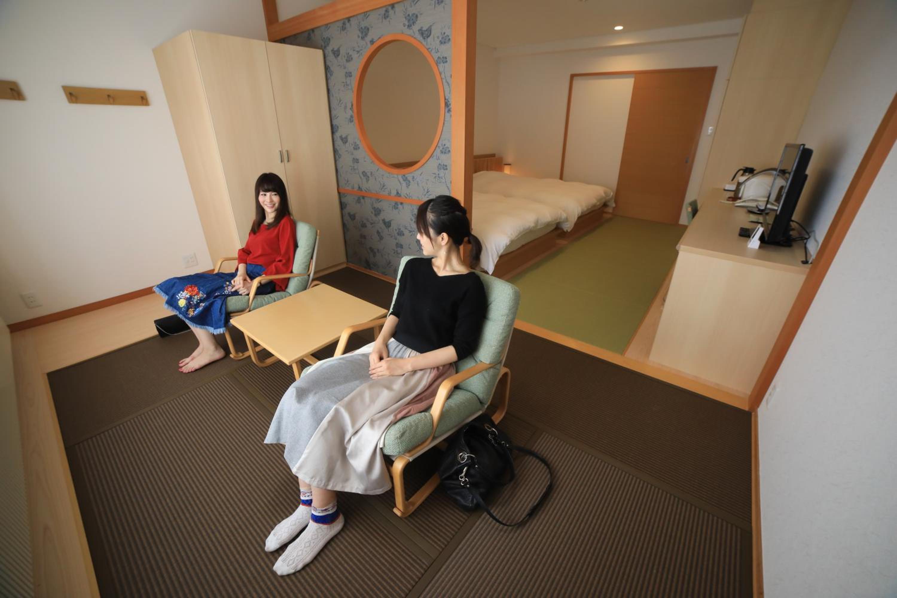 Twin Room with Tatami Area - Non-Smoking photo 3