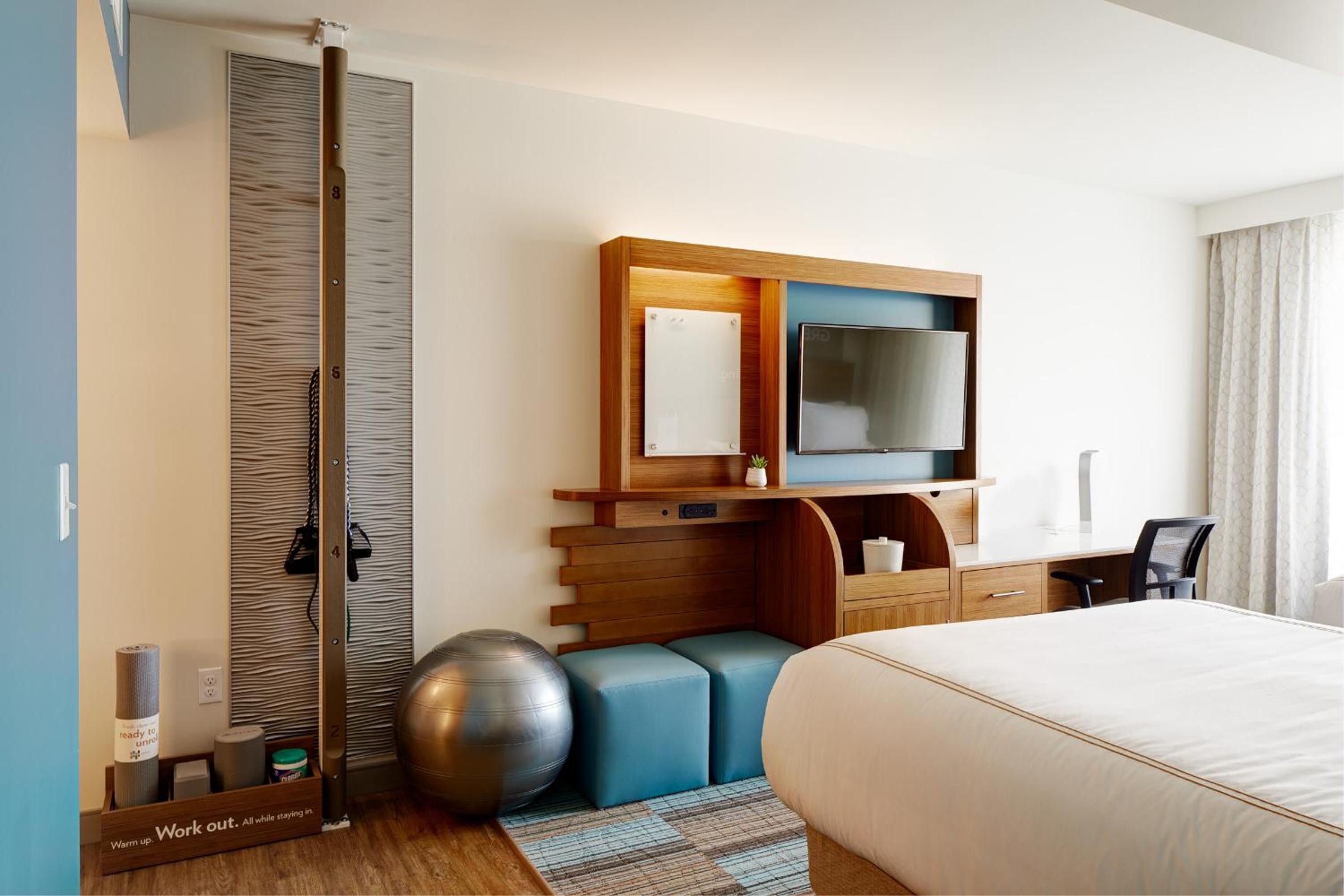 Standard King Room photo 3