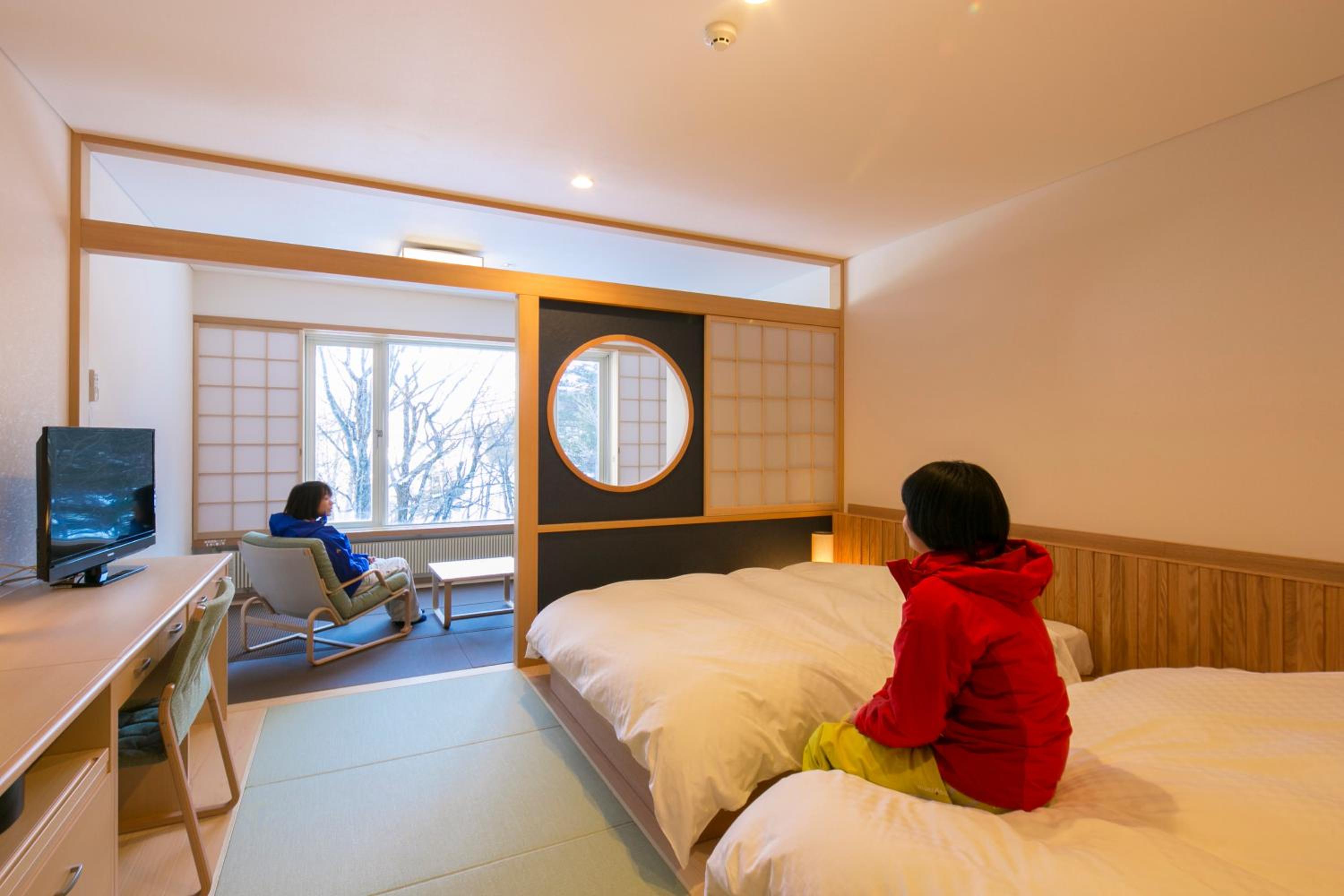 Twin Room with Tatami Area - Non-Smoking photo 2