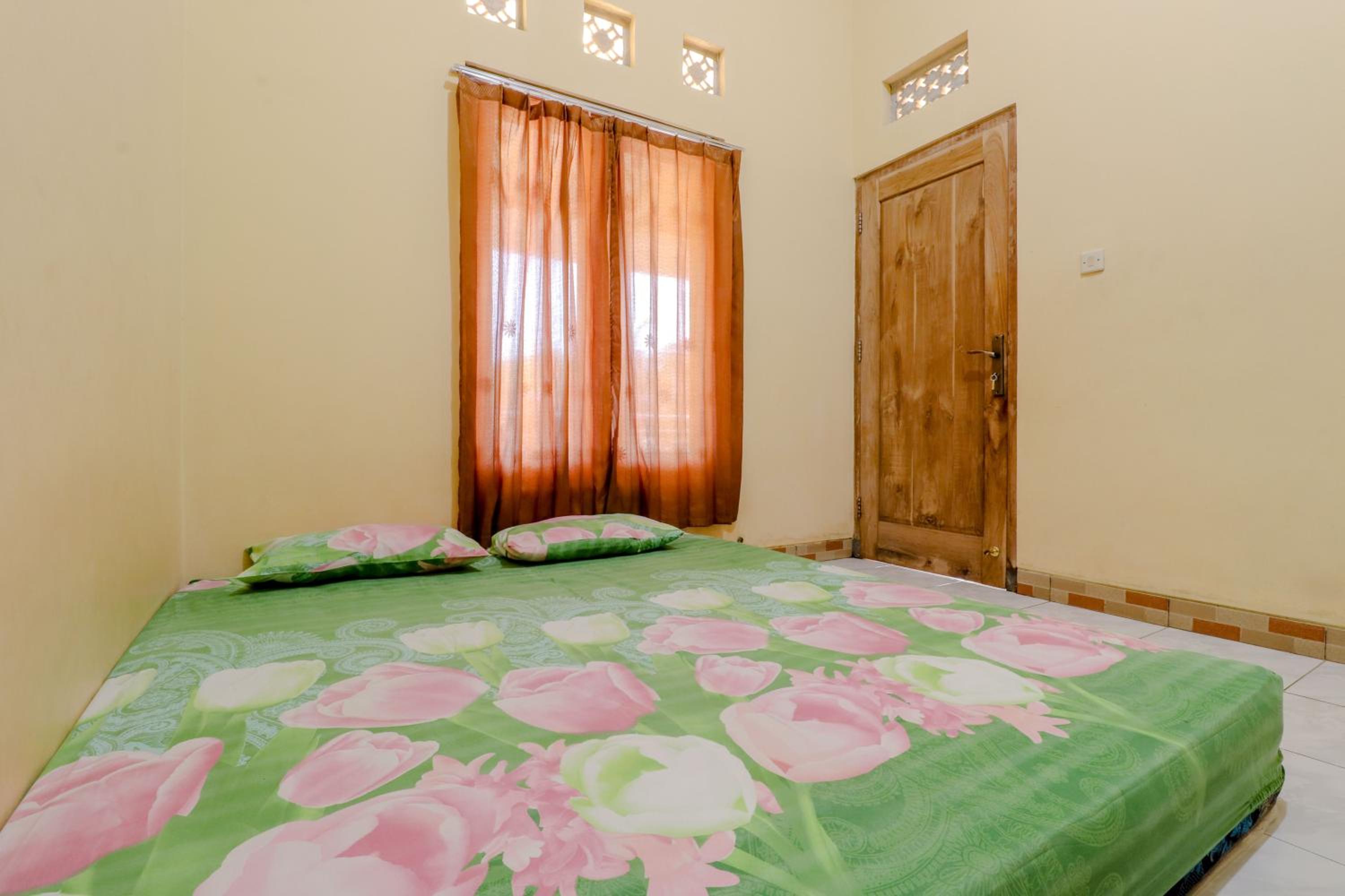 Budget Double Room - Photo 5