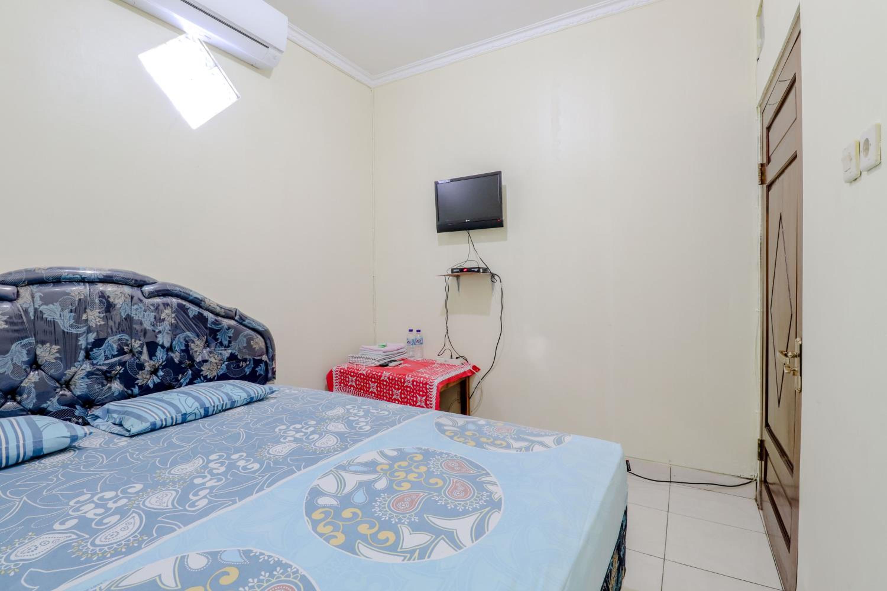 Standard Double Room with Air Conditioner - Photo 5