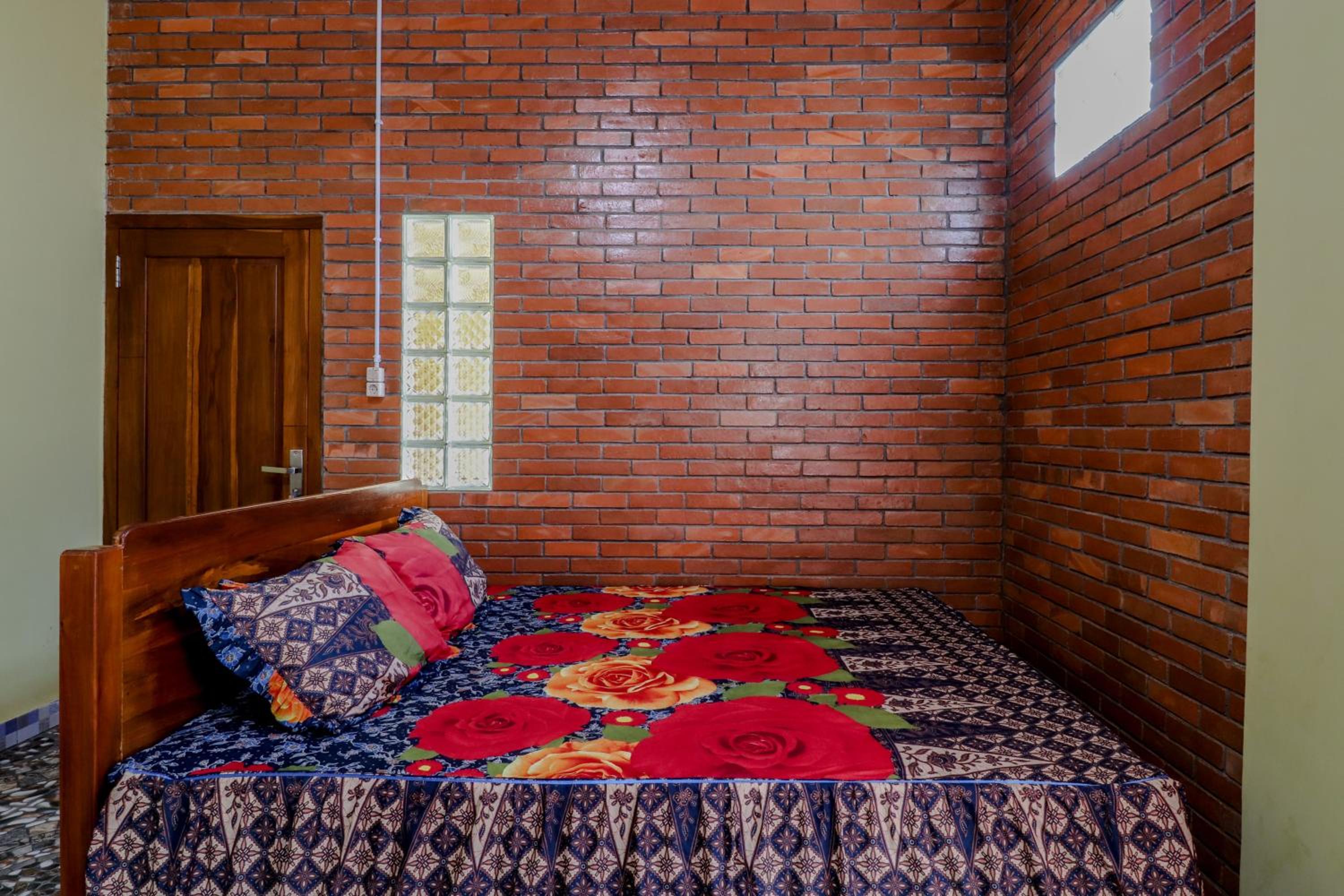 Deluxe Family Room - Photo 8