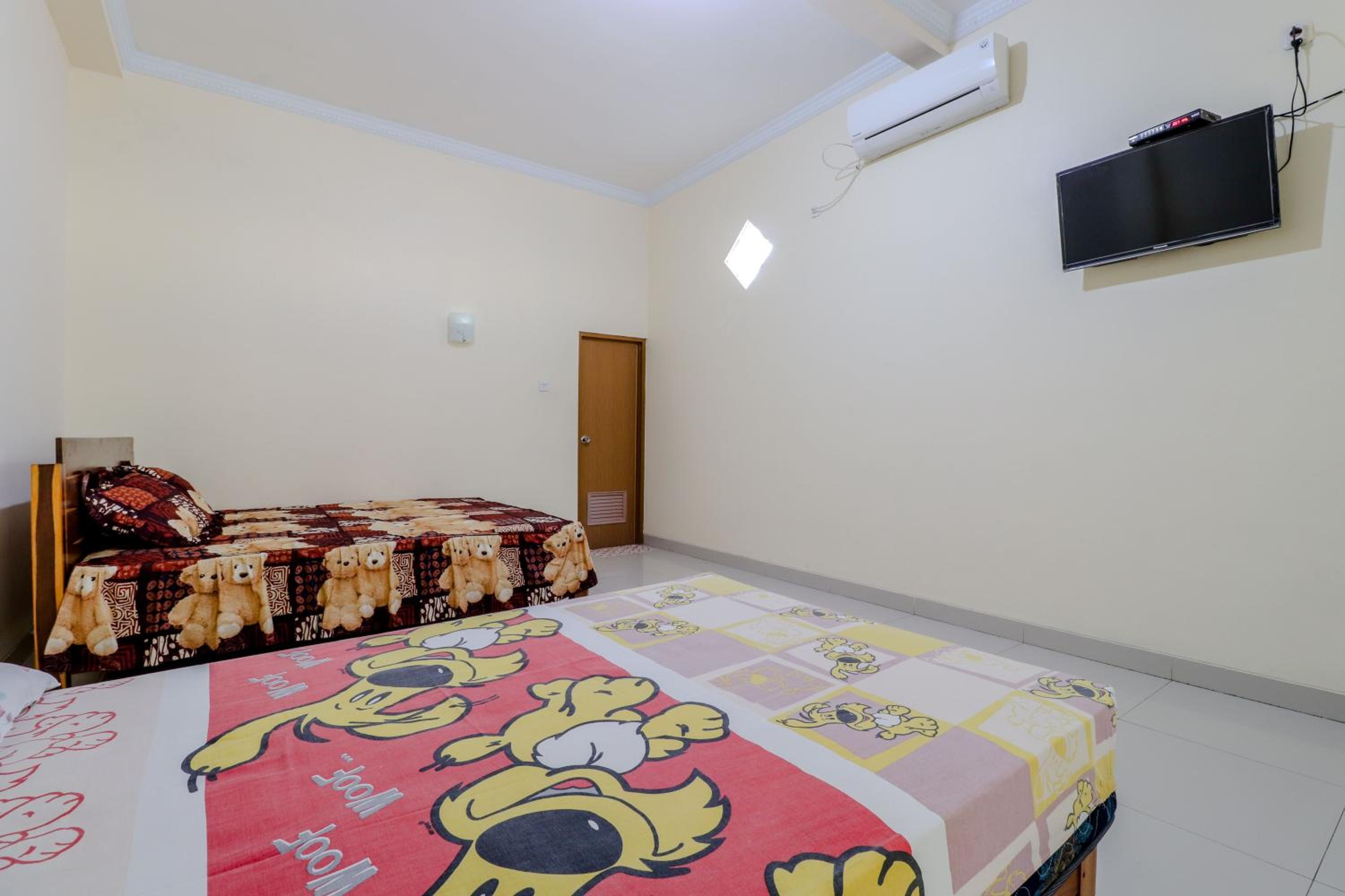 Deluxe Family Room - Photo 11