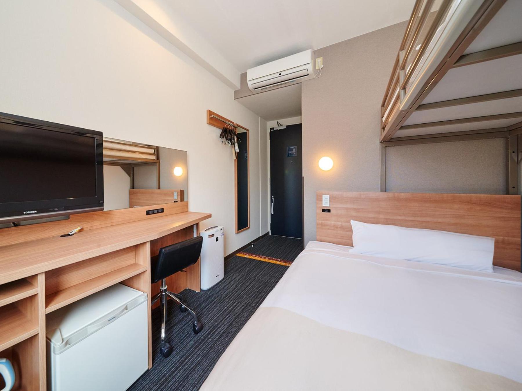 Room with Double Bed and Bunk Bed - Non-Smoking photo 1