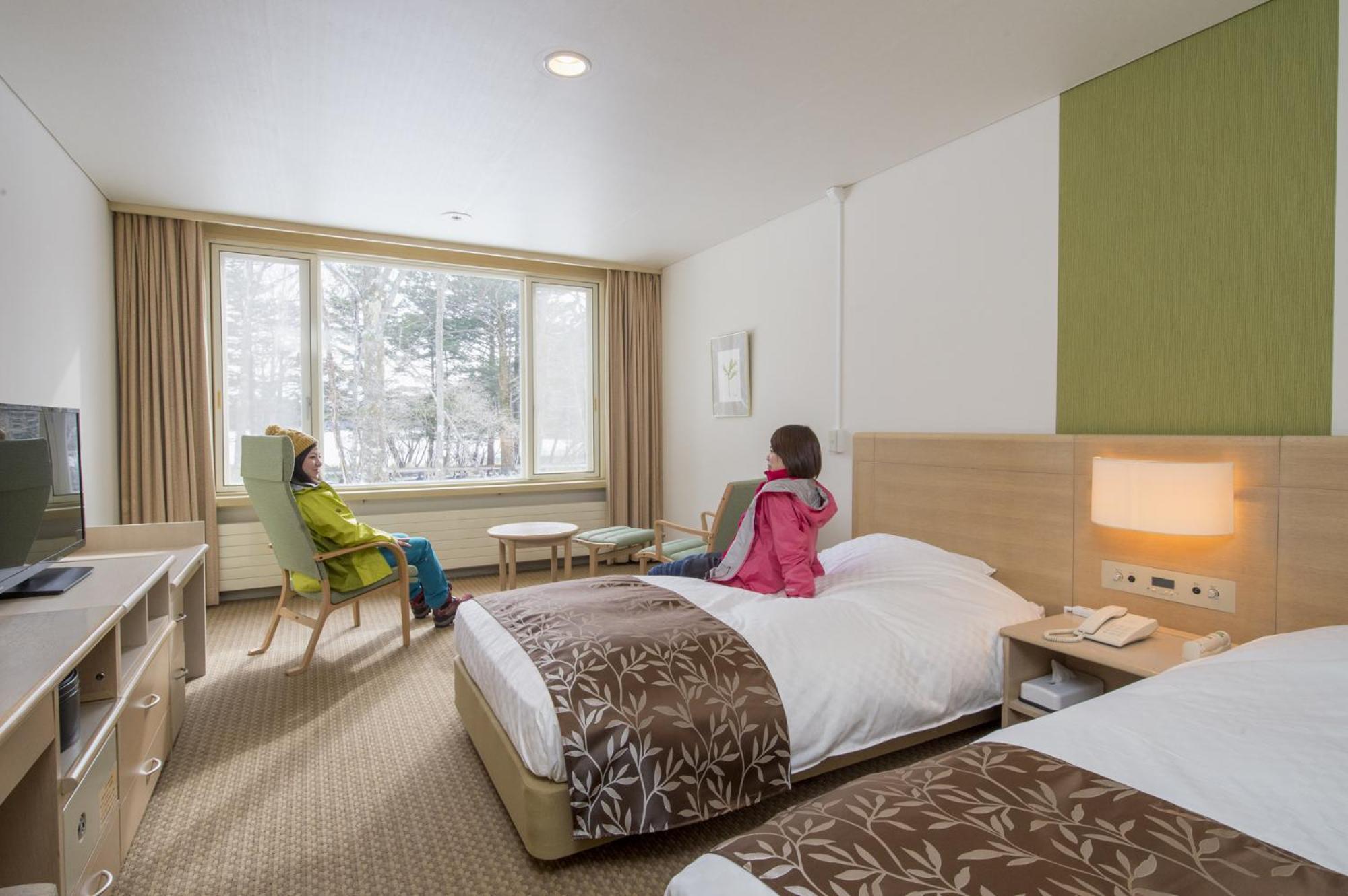 Twin Room with Bathroom - Non-Smoking photo 2