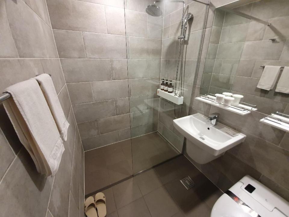 Standard Twin Room with Sea View photo 3