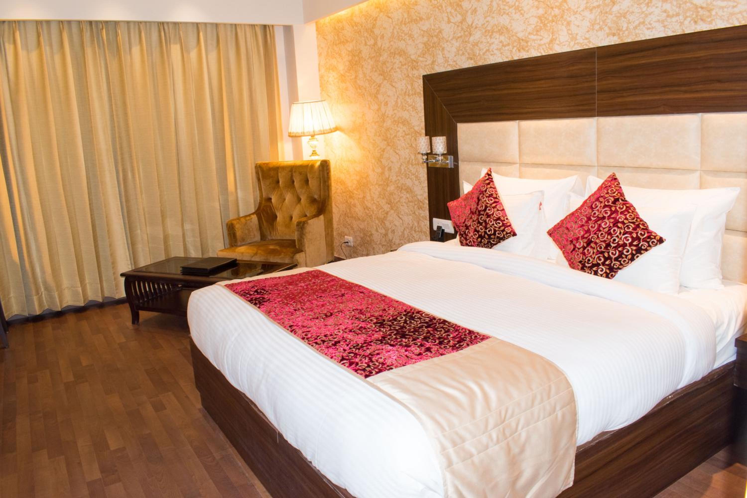 Superior King Room photo 2