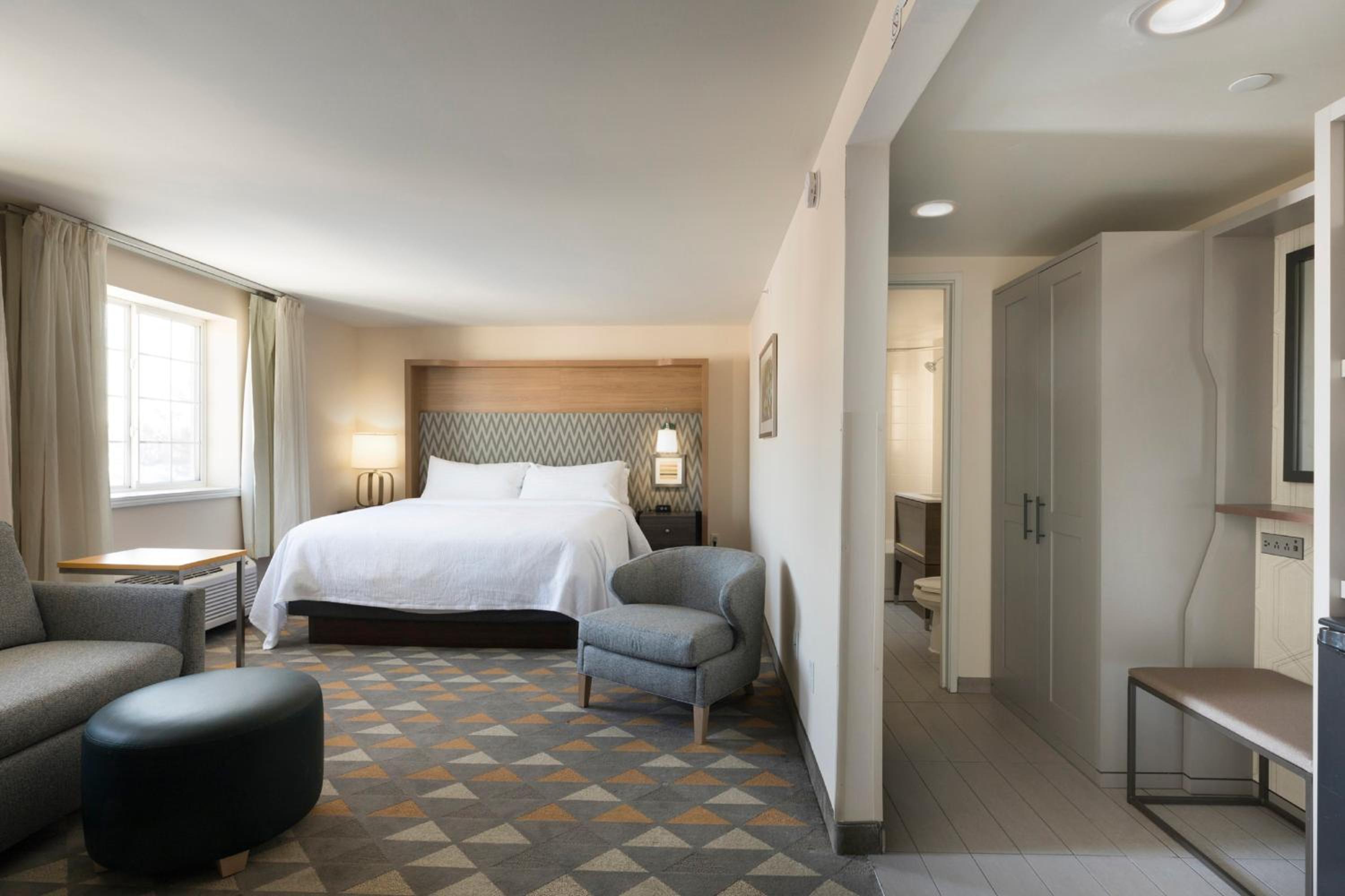 King Suite - Photo 2