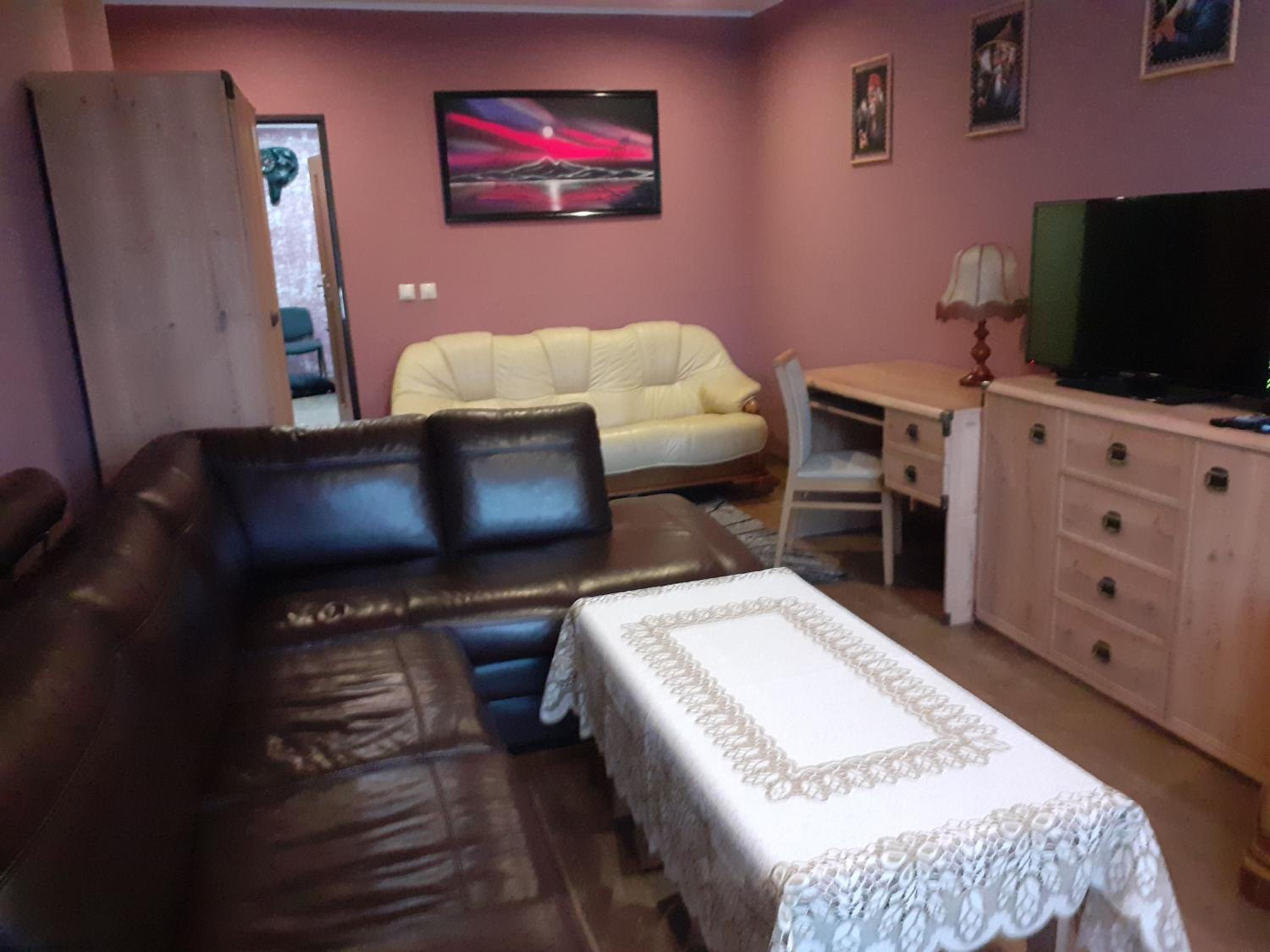 One-Bedroom Apartment - Photo 12