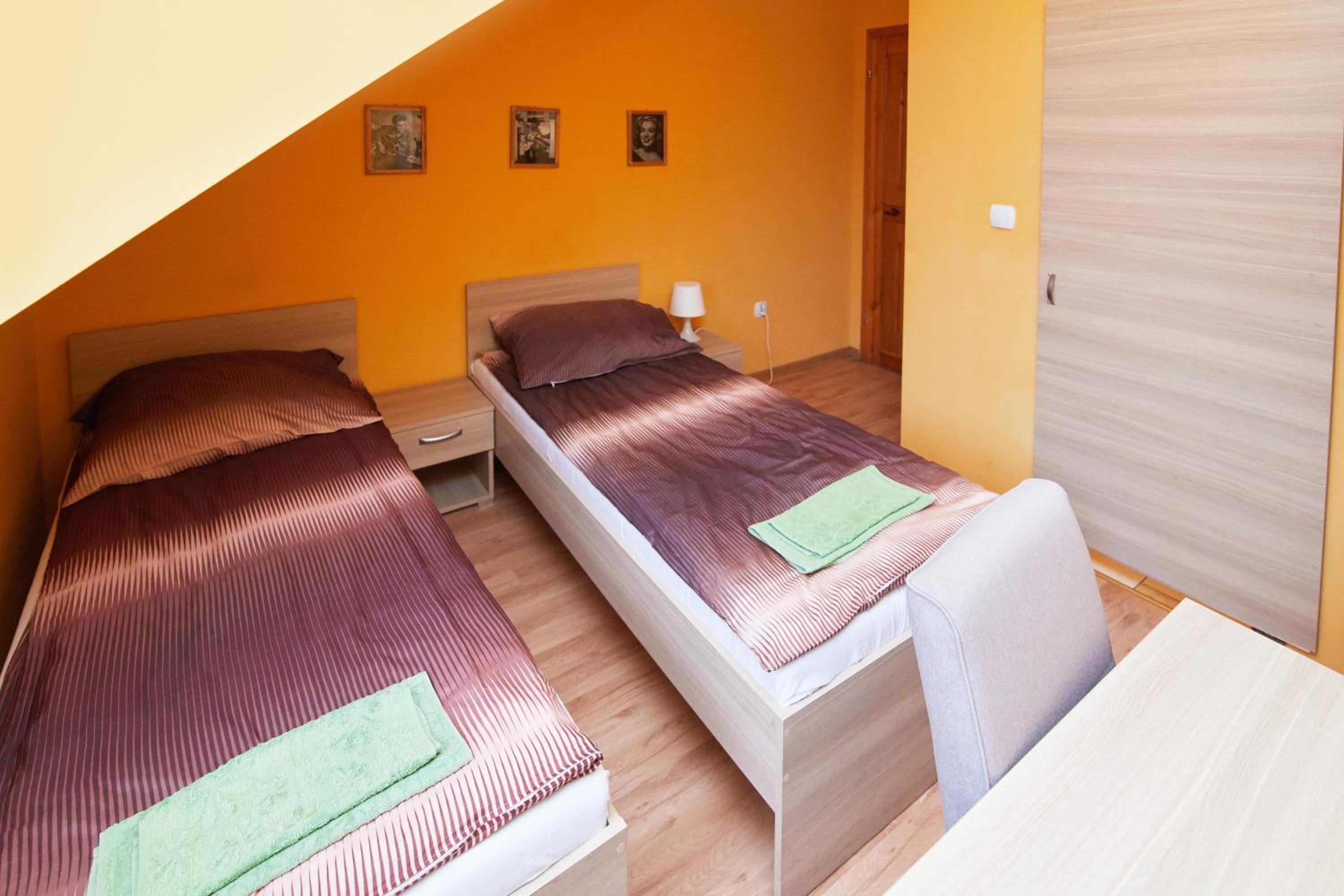 Twin Room - Photo 1